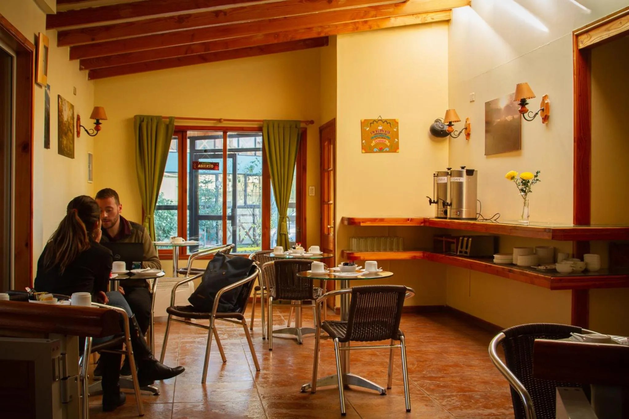 Dining area in Hotel Departamentos del Sur