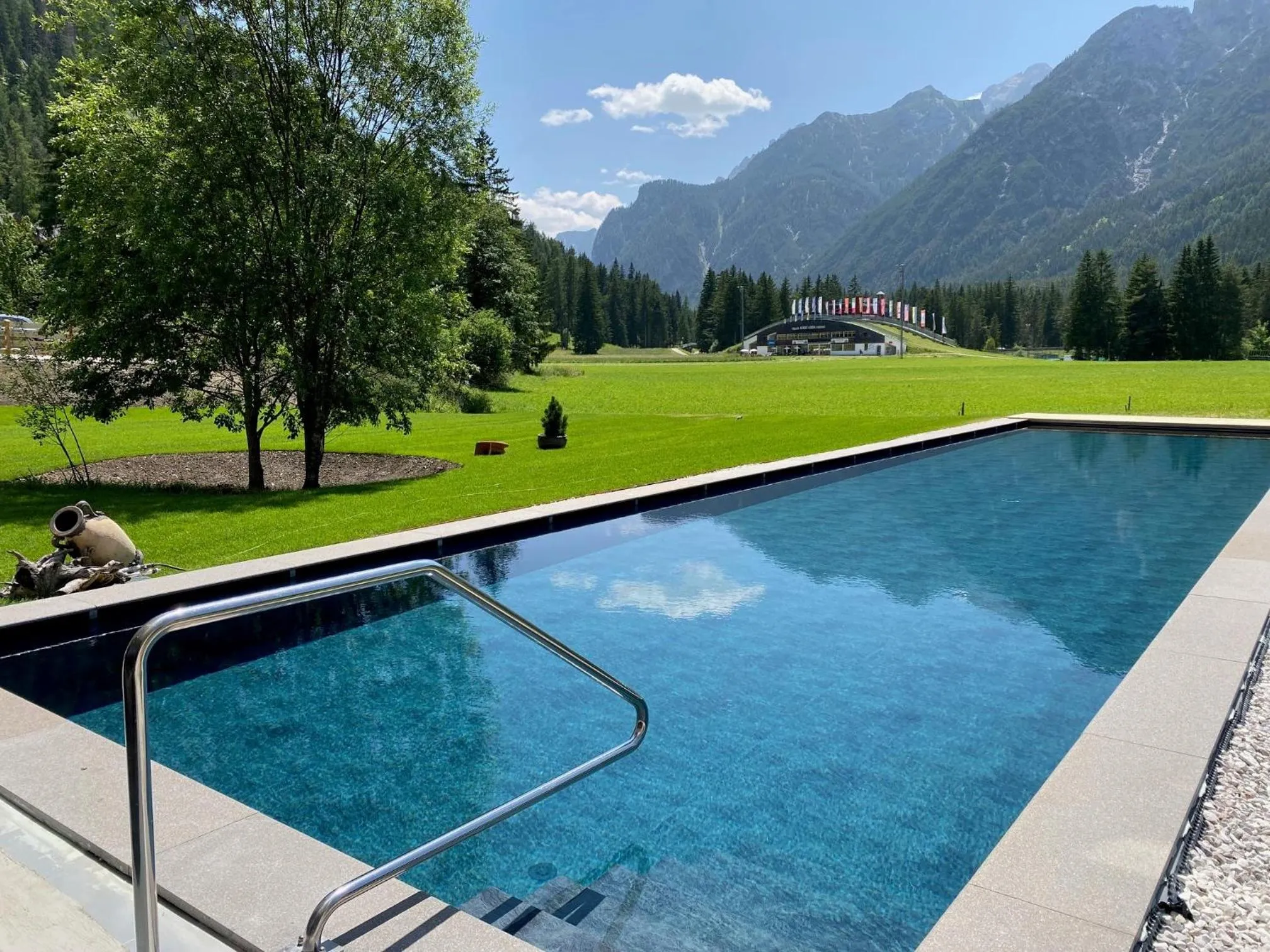 Swimming pool in Romantik Hotel Santer