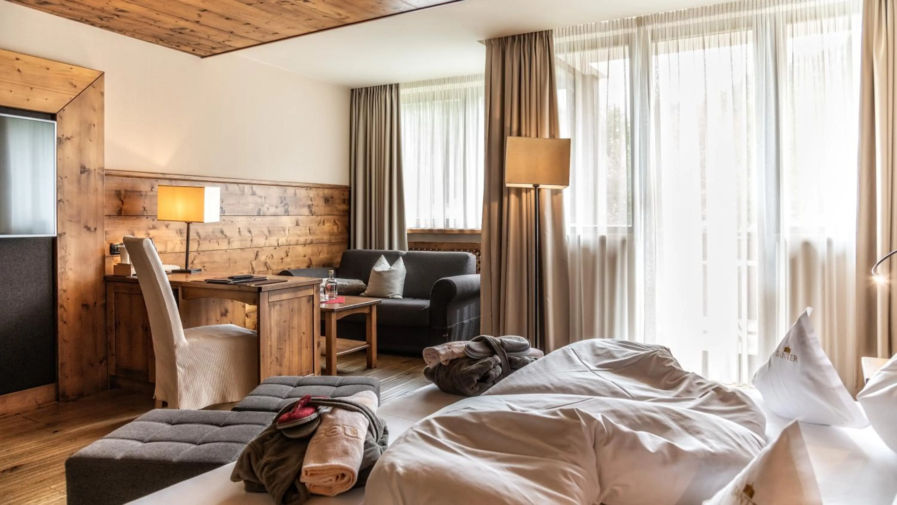 Photo of the whole room, Bed in Romantik Hotel Santer