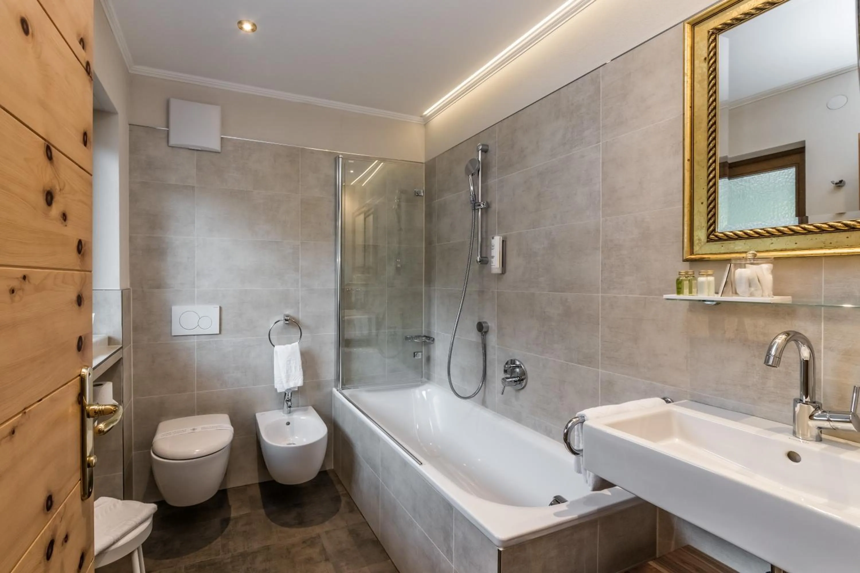 Bathroom in Romantik Hotel Santer