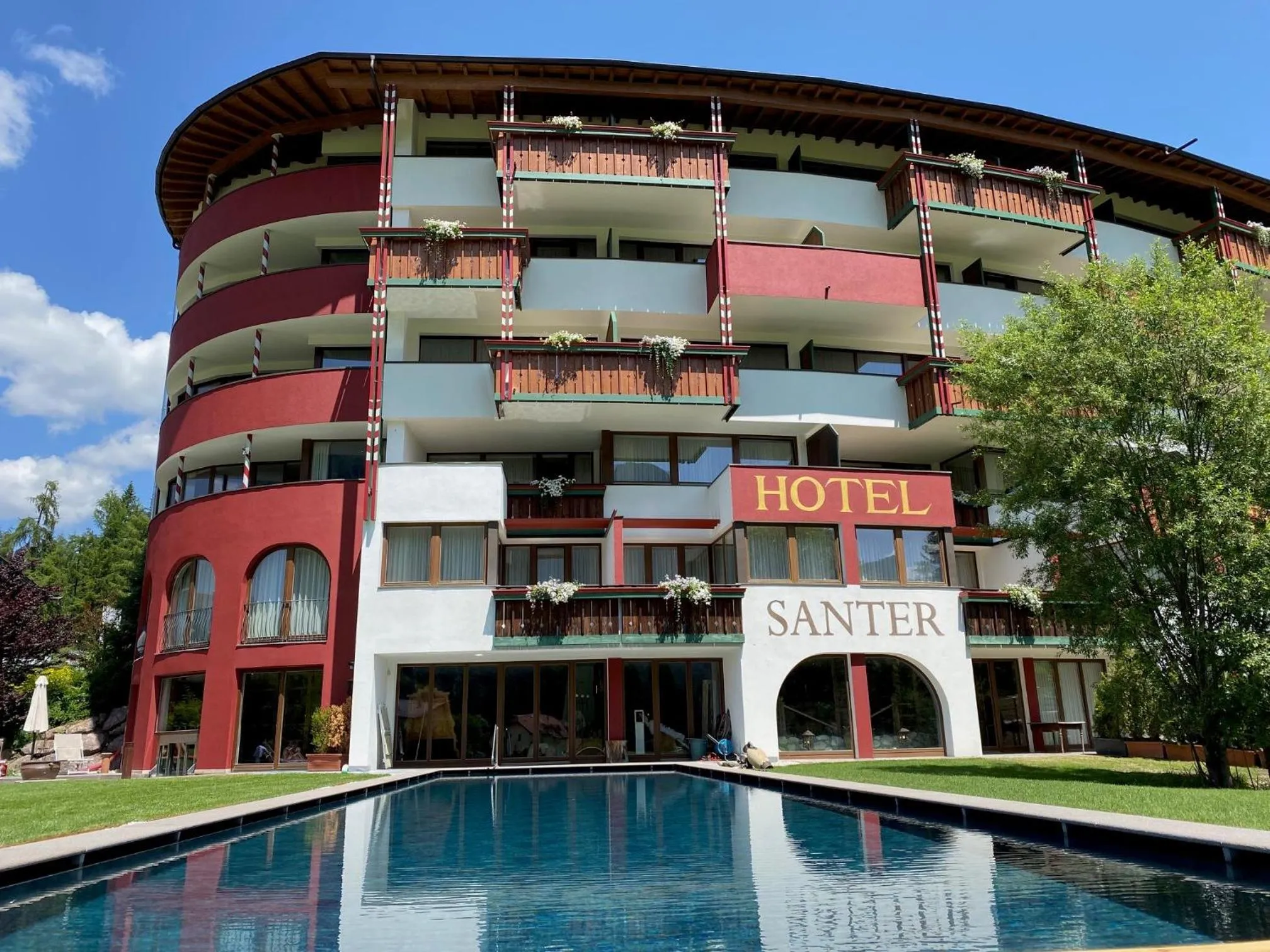Property building in Romantik Hotel Santer