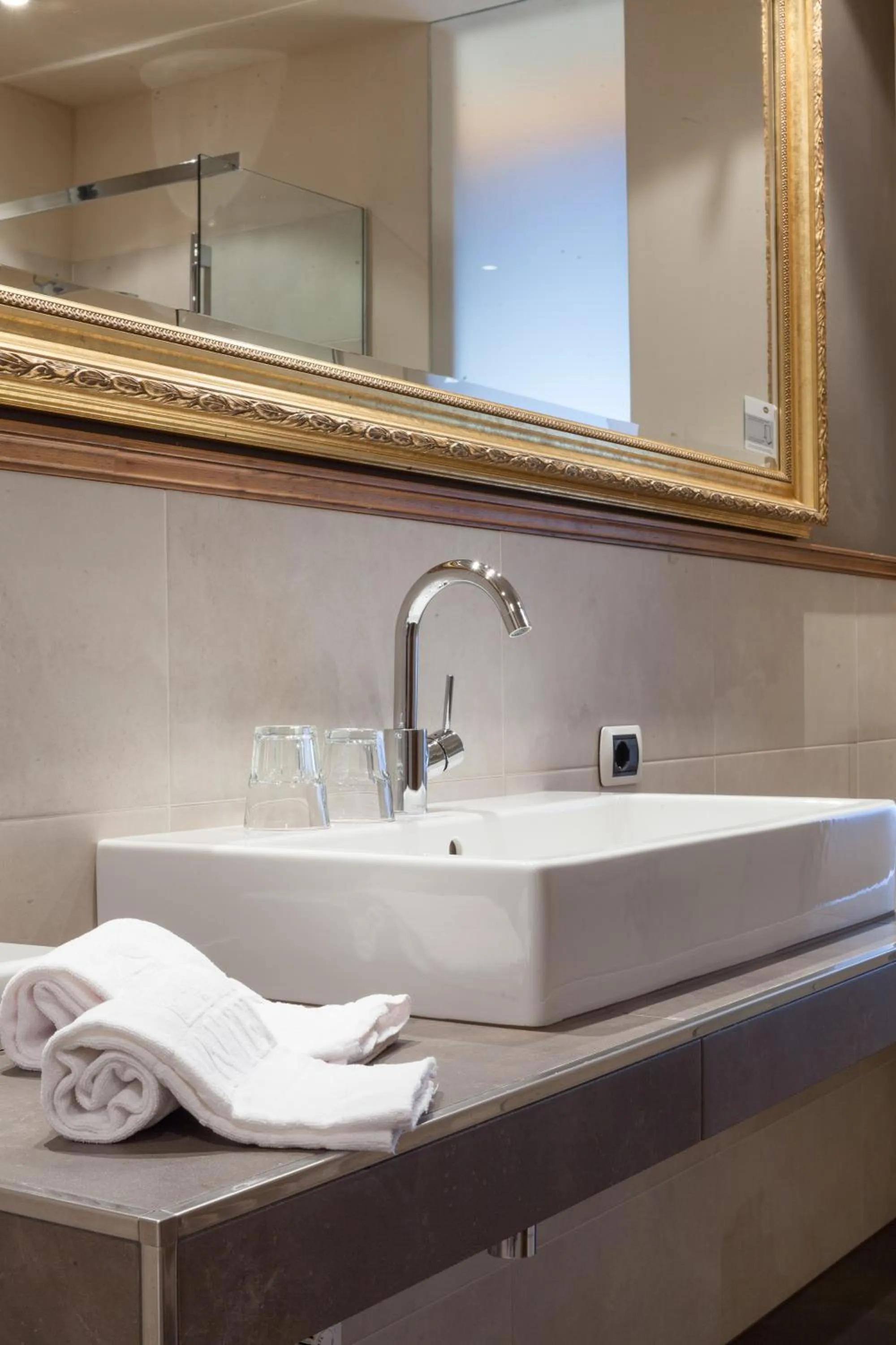 Bathroom in Romantik Hotel Santer