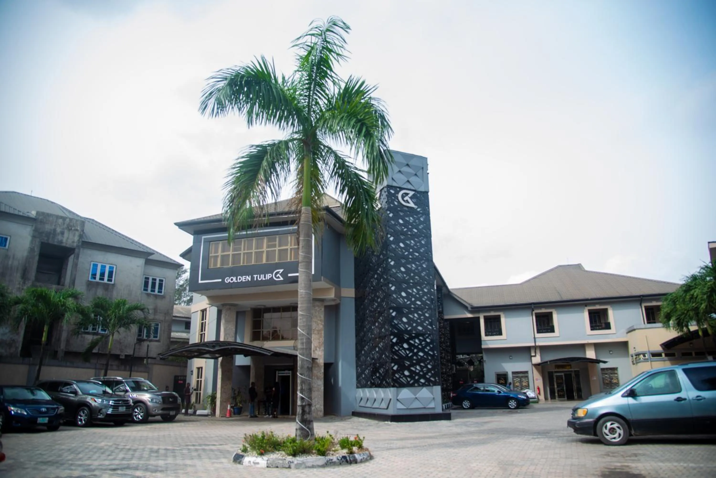 Property building in Golden Tulip Garden City Hotel - Rivotel