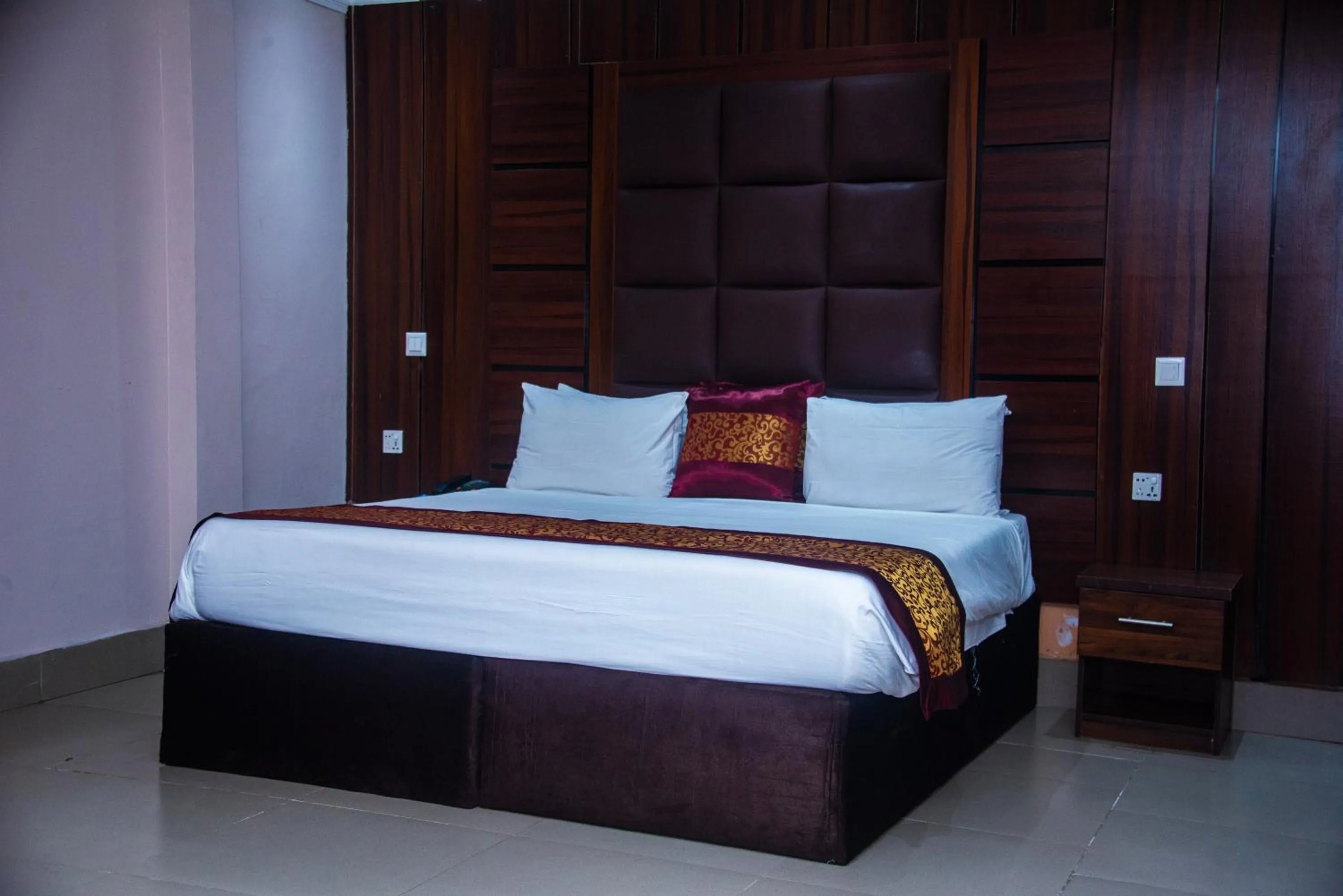 Bed in Golden Tulip Garden City Hotel - Rivotel