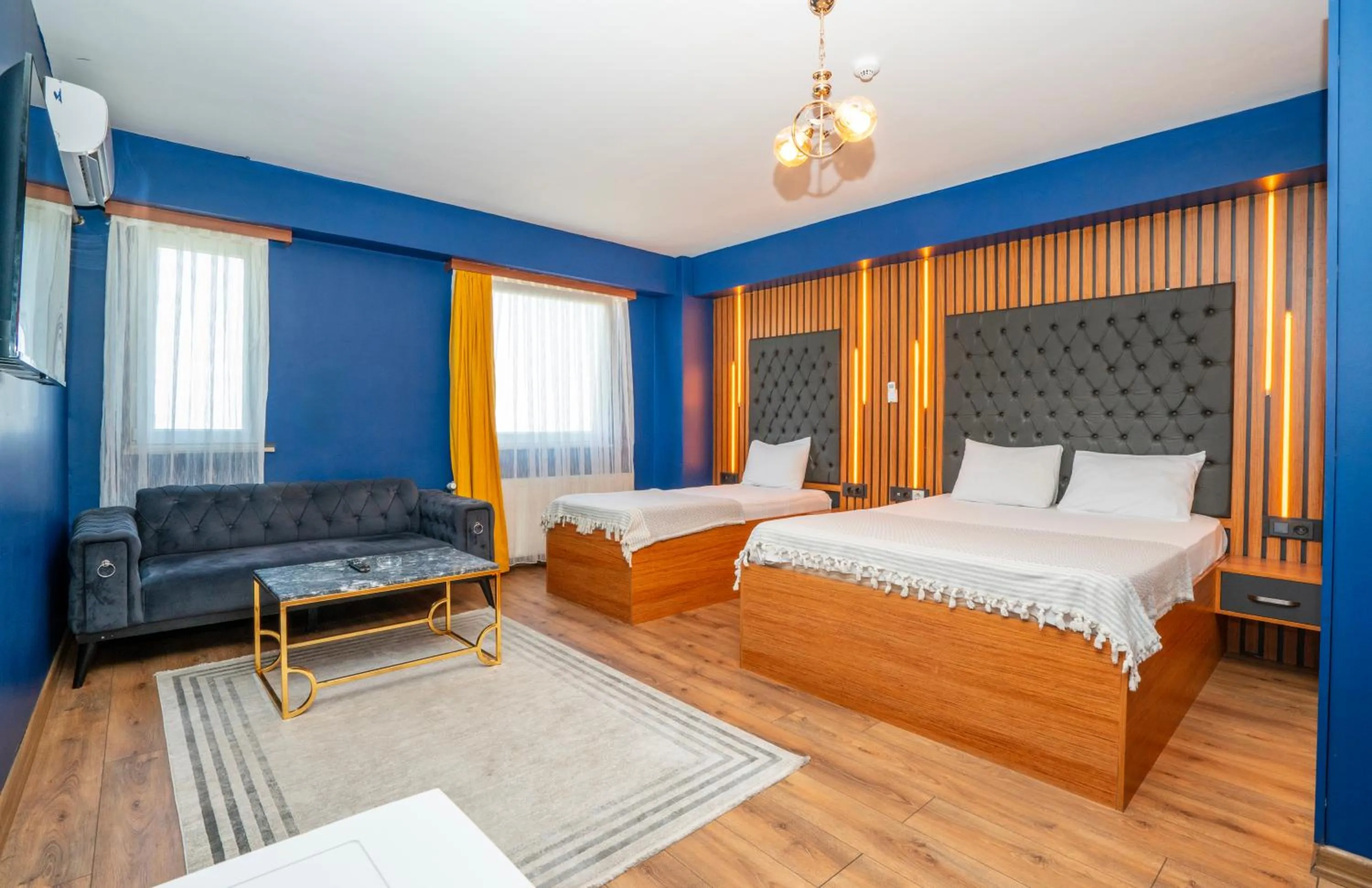 Photo of the whole room, Bed in Royal Nest