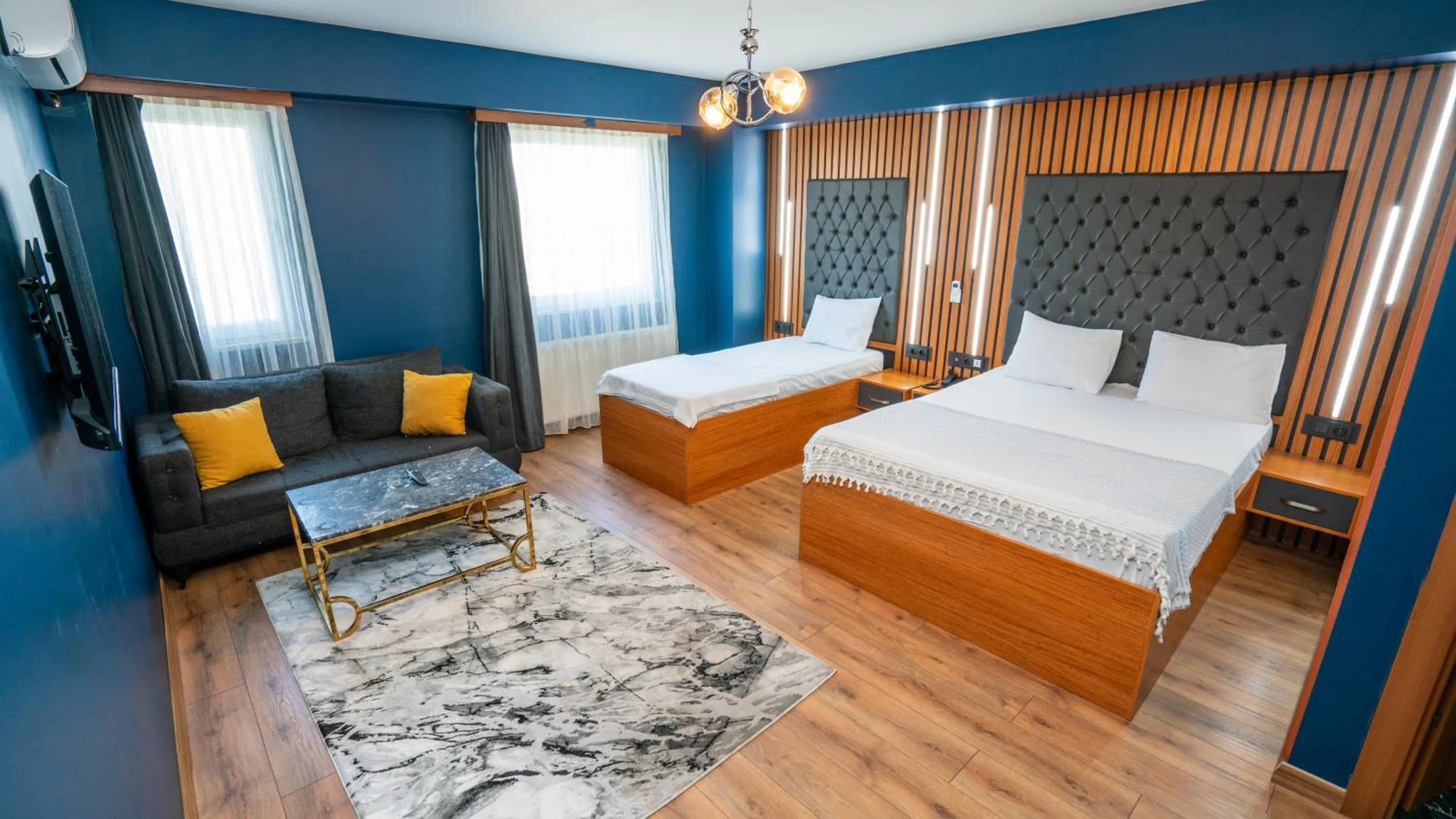 Photo of the whole room, Bed in Royal Nest