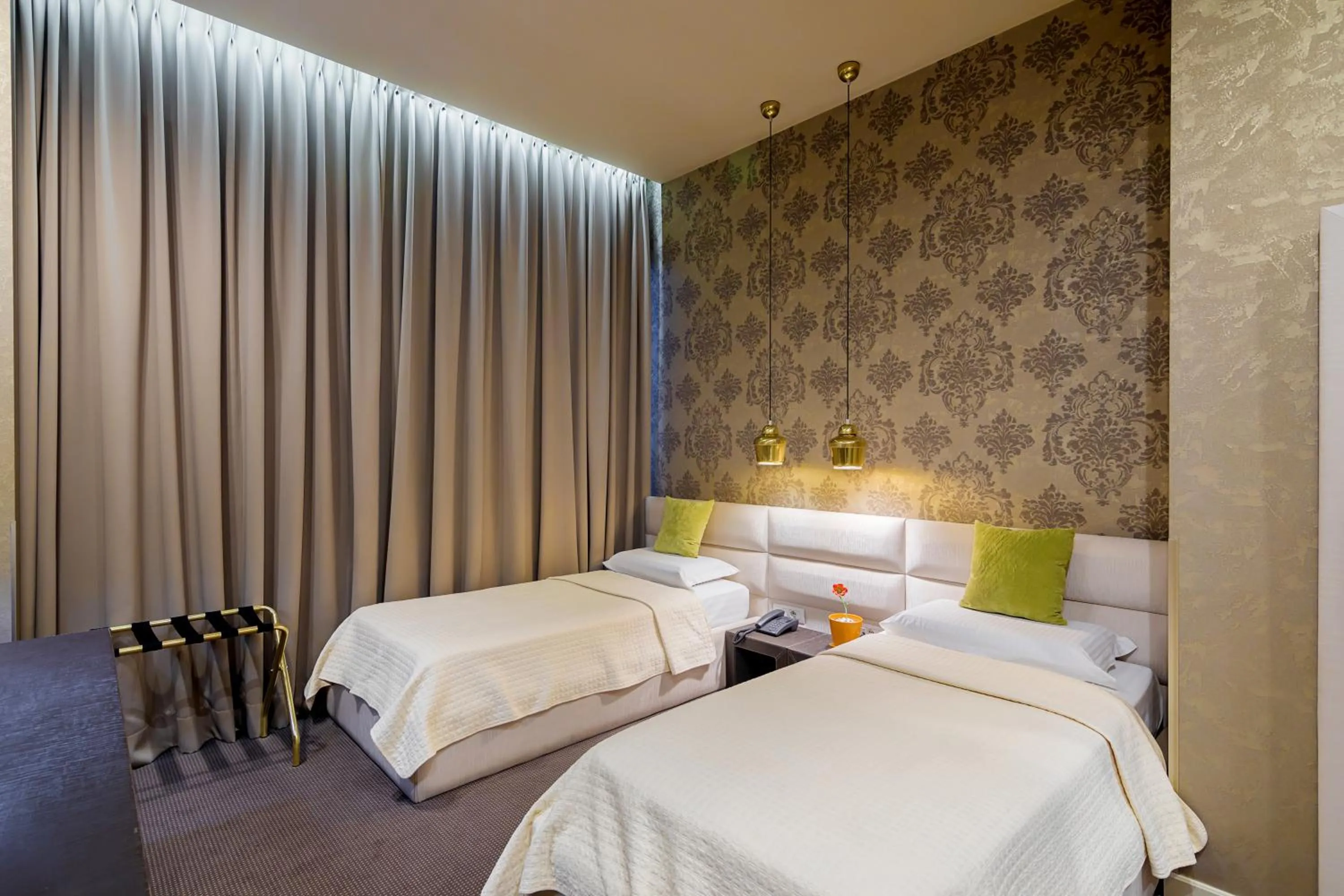 Bedroom, Bed in La Bohème Hotel