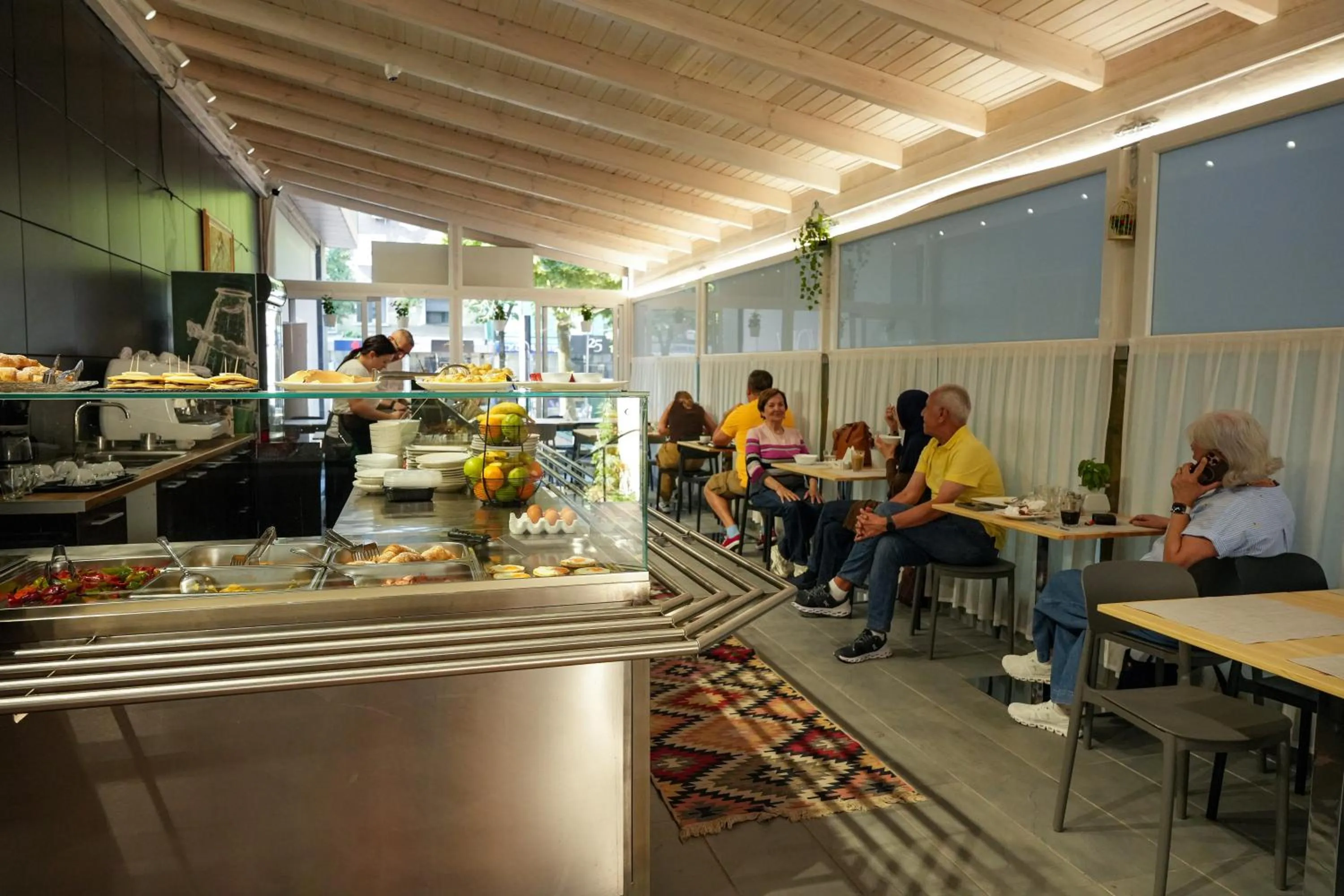 Breakfast in La Bohème Hotel