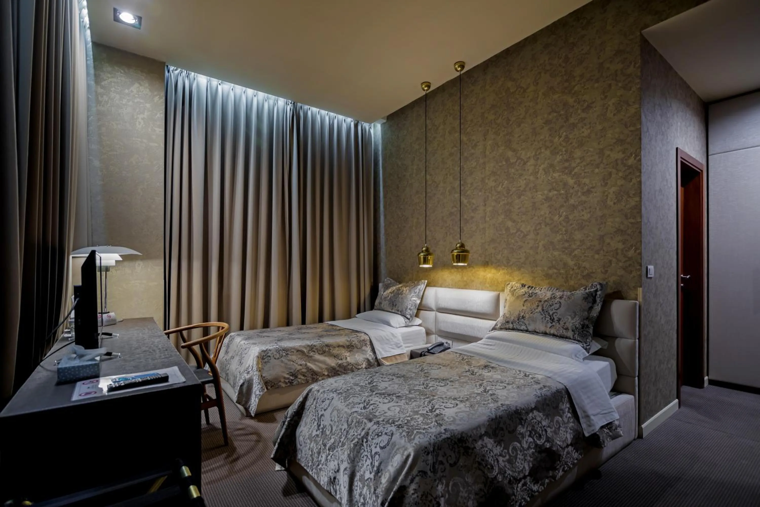 Bedroom, Bed in La Bohème Hotel