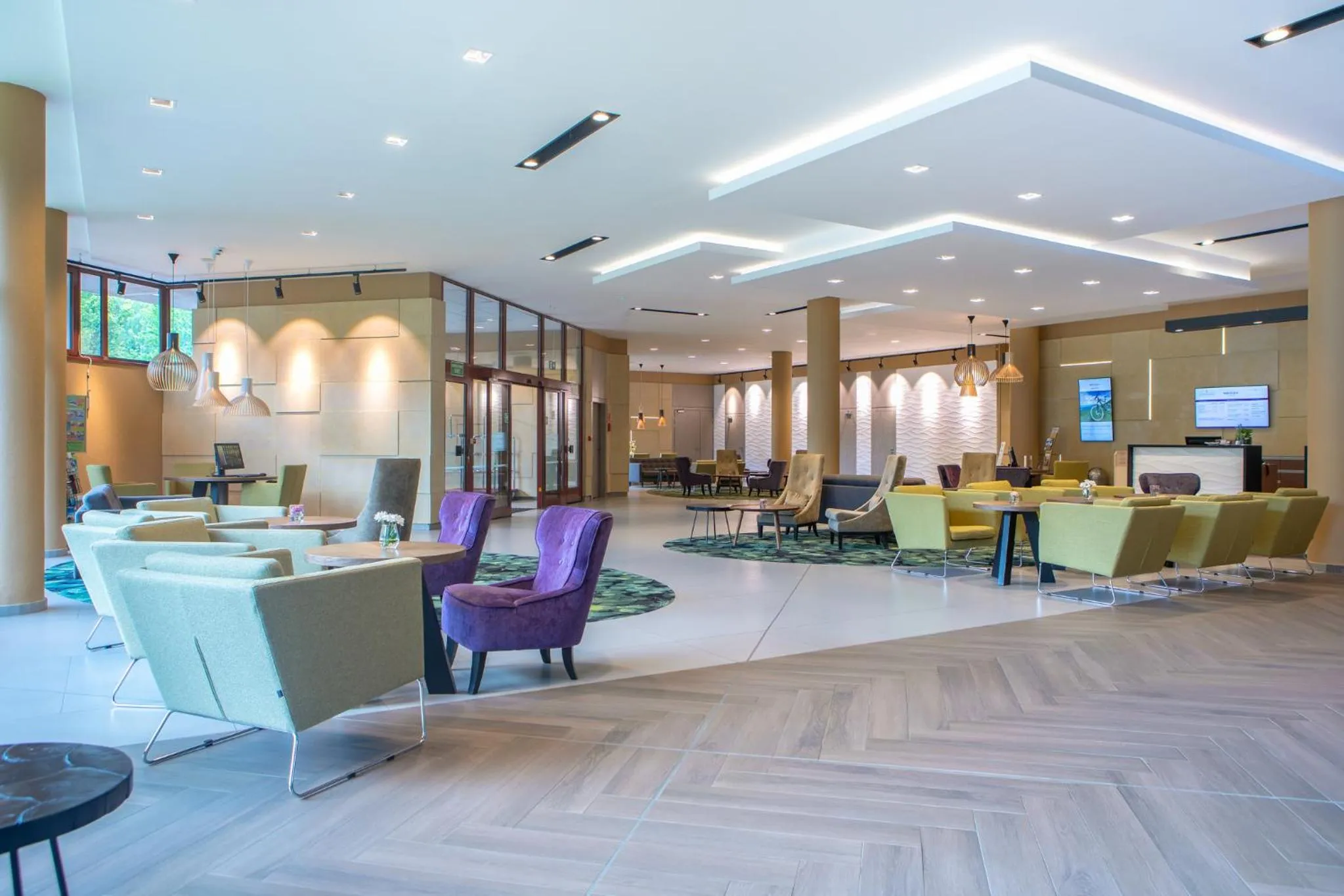 Lobby or reception in Mercure Jelenia Góra
