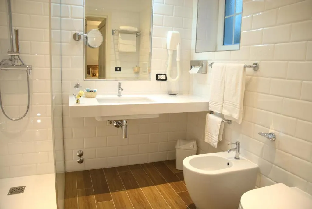 Bathroom in Hotel La Goletta