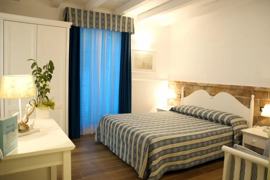 Bedroom, Bed in Hotel La Goletta