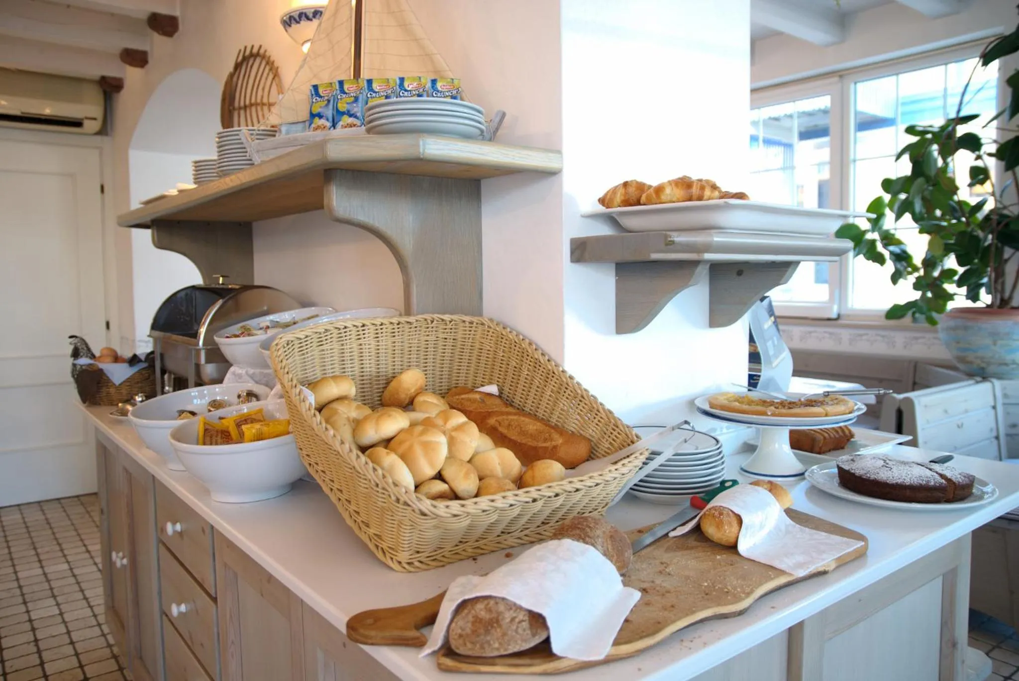 Buffet breakfast in Hotel La Goletta