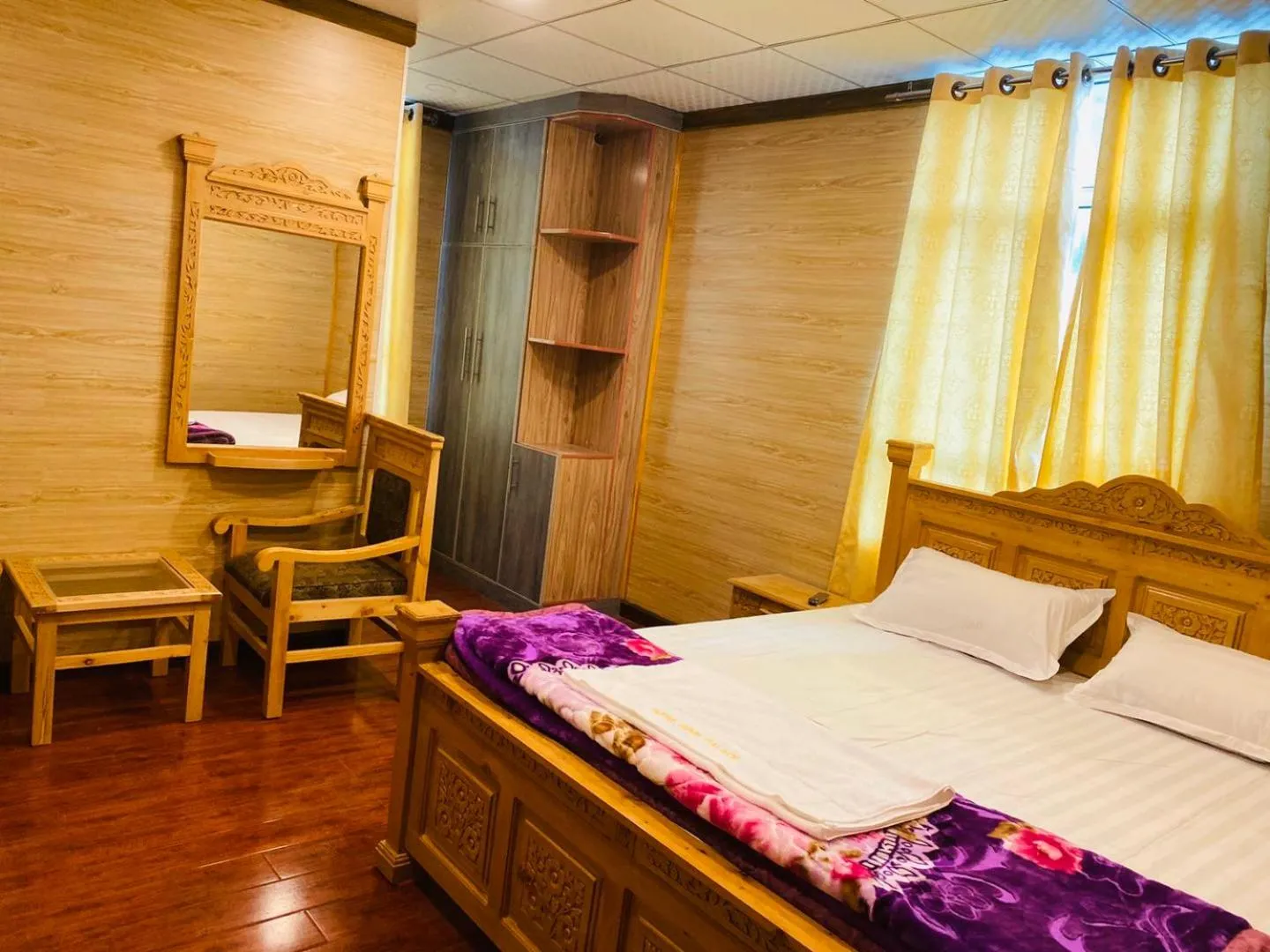 Bed in Gems Palace Hotel Sost