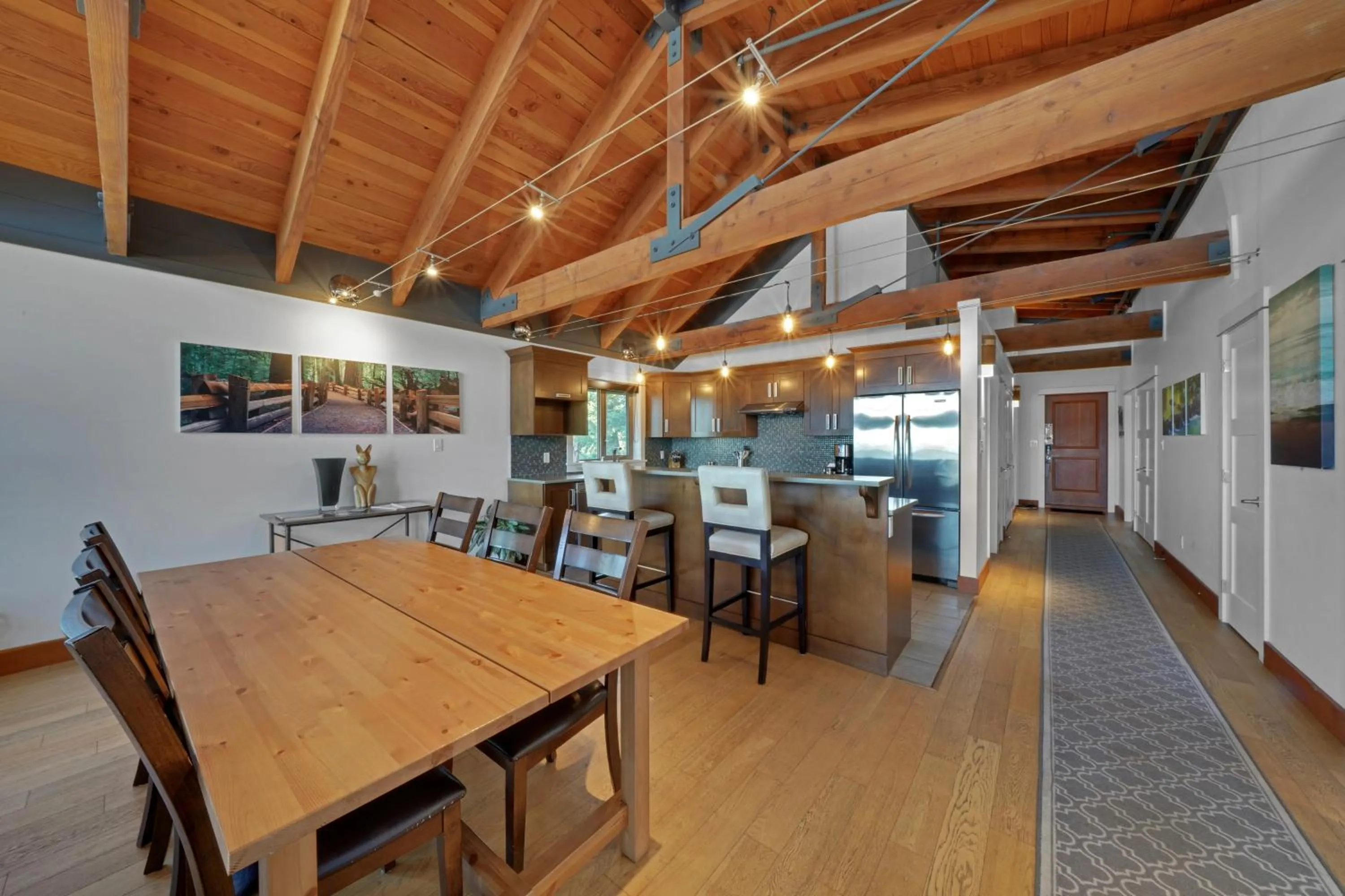 Dining area in Mariner's Loft - Salt Spring Island