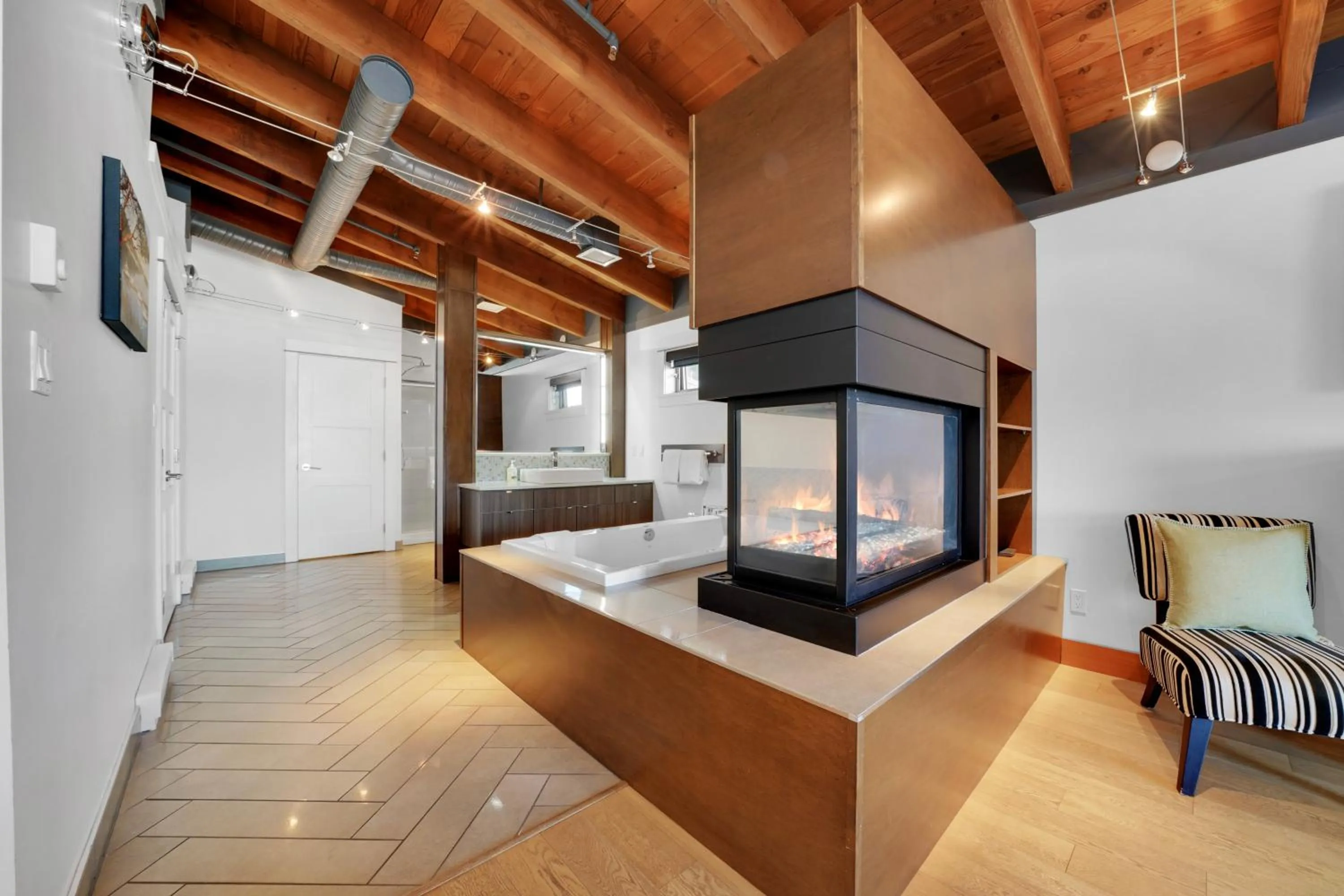 Bathroom, Bed in Mariner's Loft - Salt Spring Island