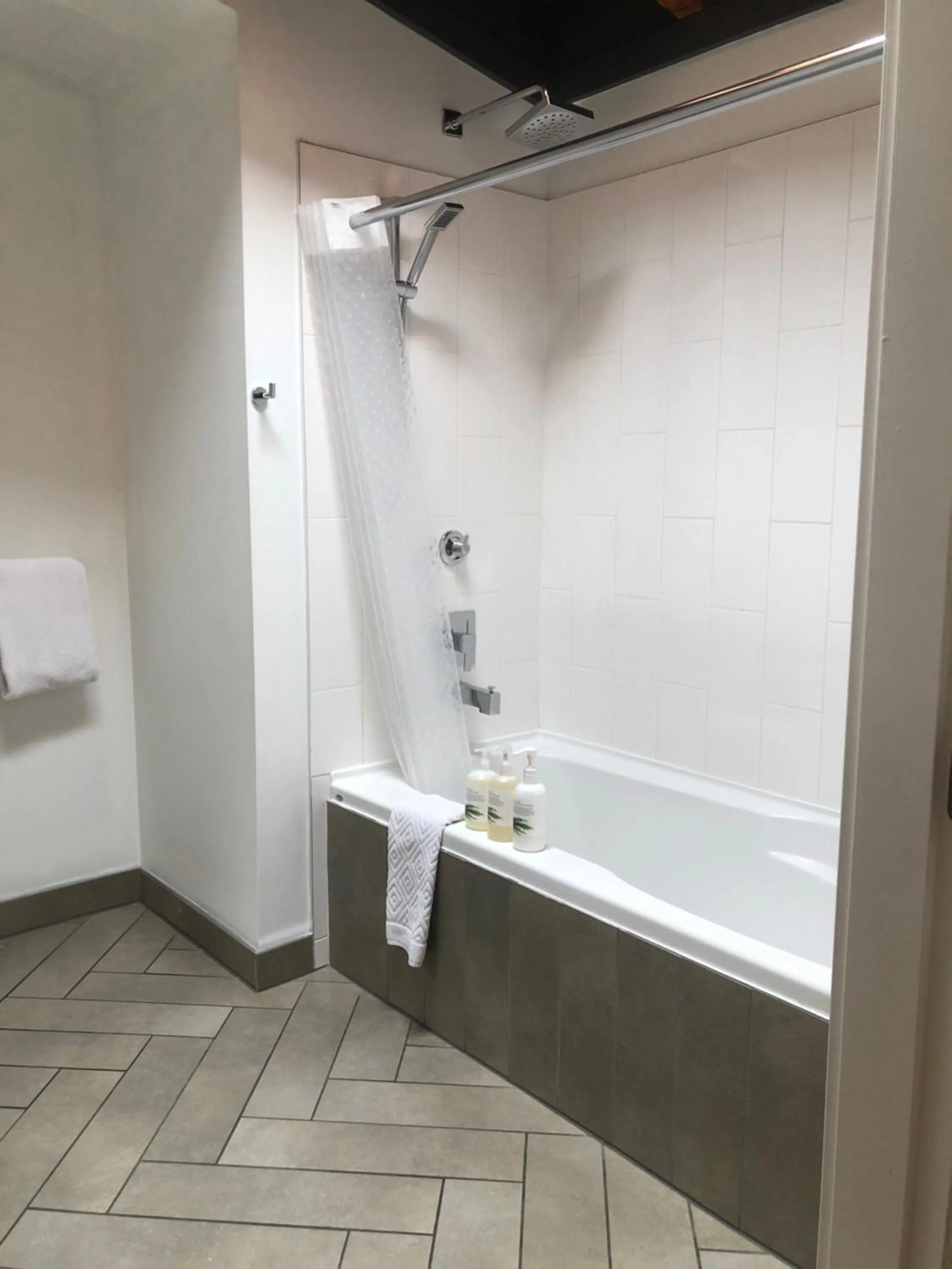 Mariner's Loft - Salt Spring Island