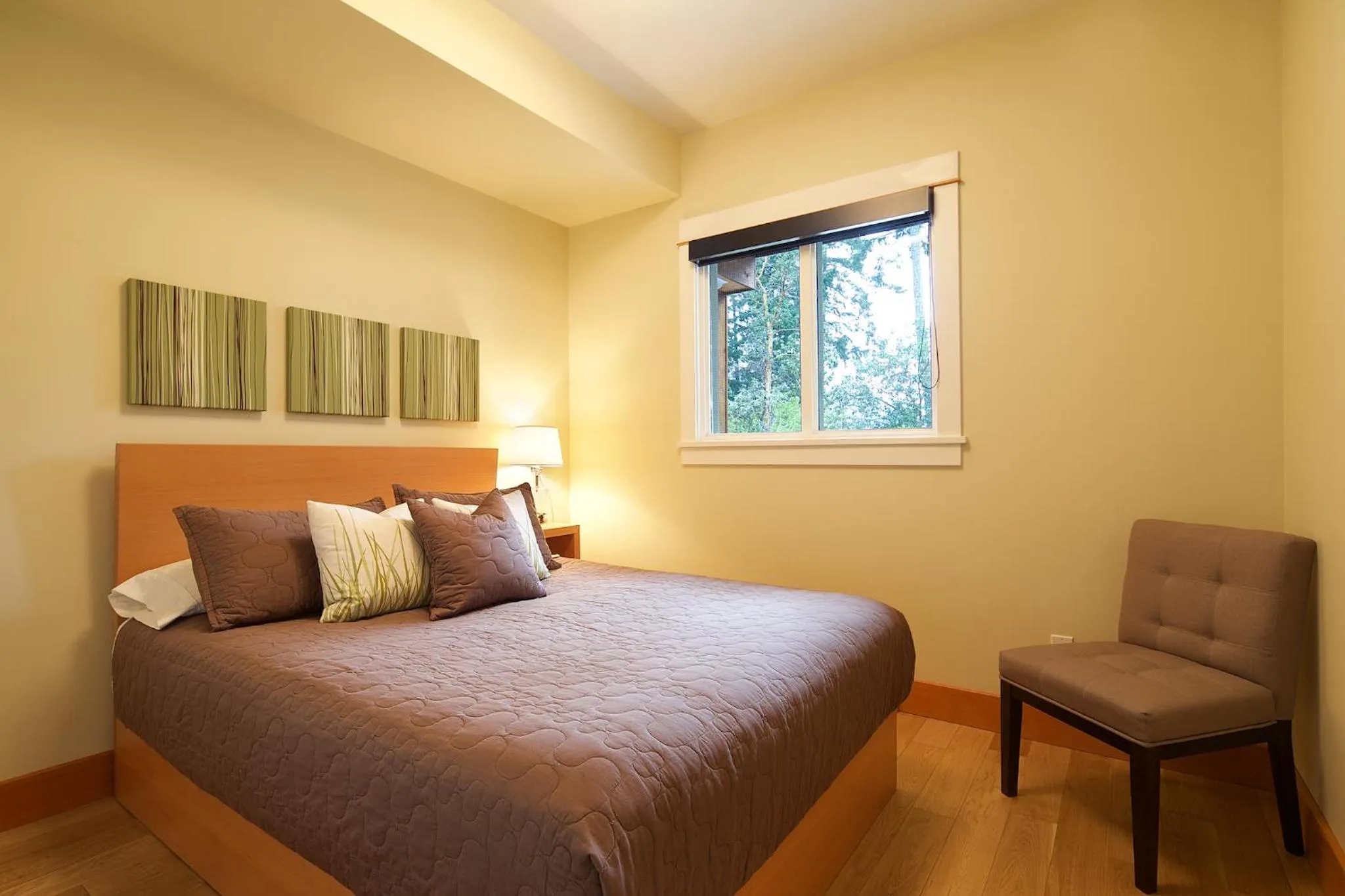 Bedroom, Bed in Mariner's Loft - Salt Spring Island