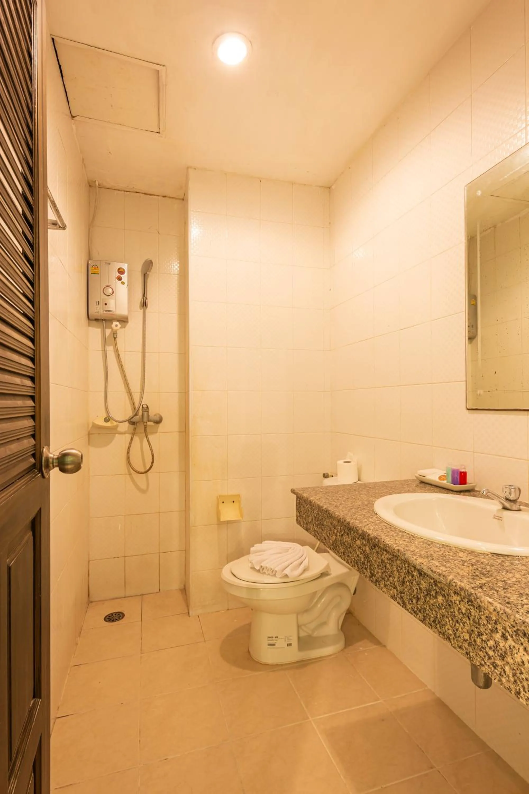 Shower in Add Plus Hotel & SPA