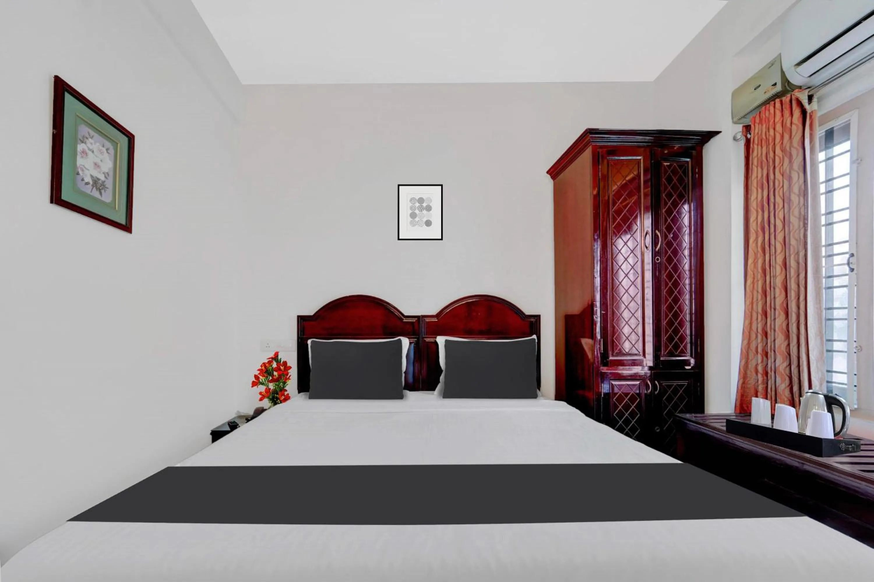 Bedroom, Bed in Super Collection O Chalai Bazaar Near Railway Station formerly Galaxy Inn