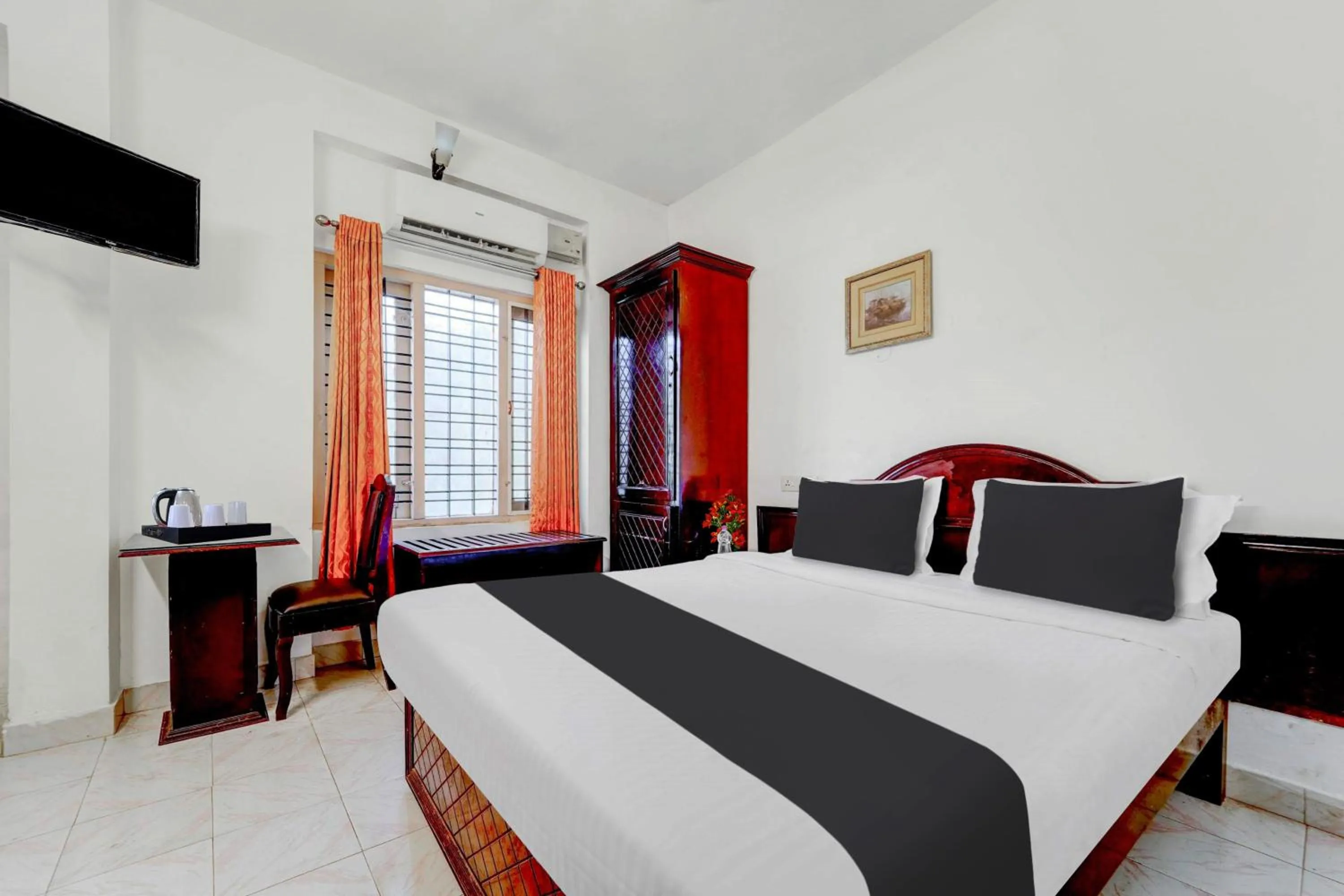Bedroom, Bed in Super Collection O Chalai Bazaar Near Railway Station formerly Galaxy Inn