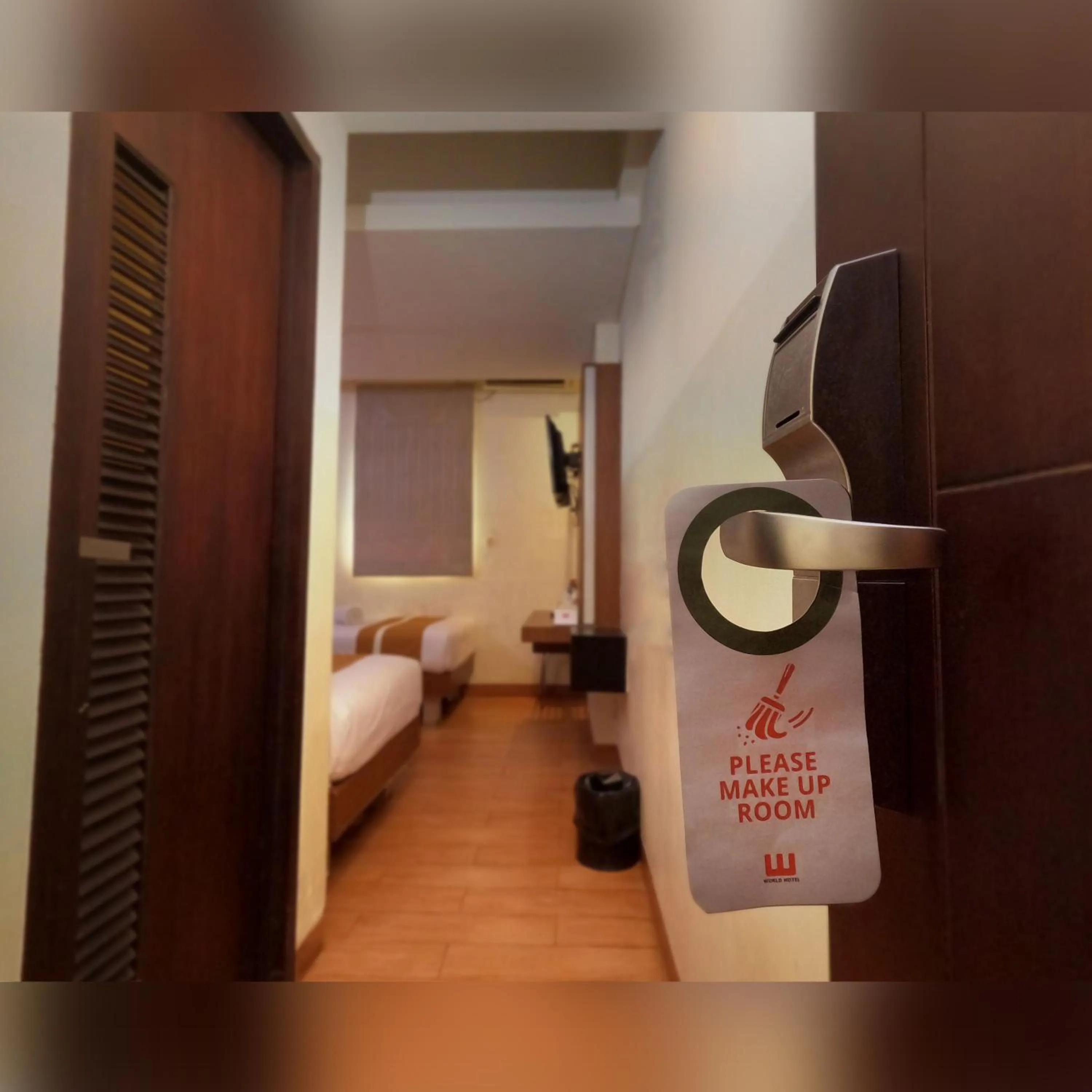 Bedroom, Bed in World Hotel Jakarta - Bandengan