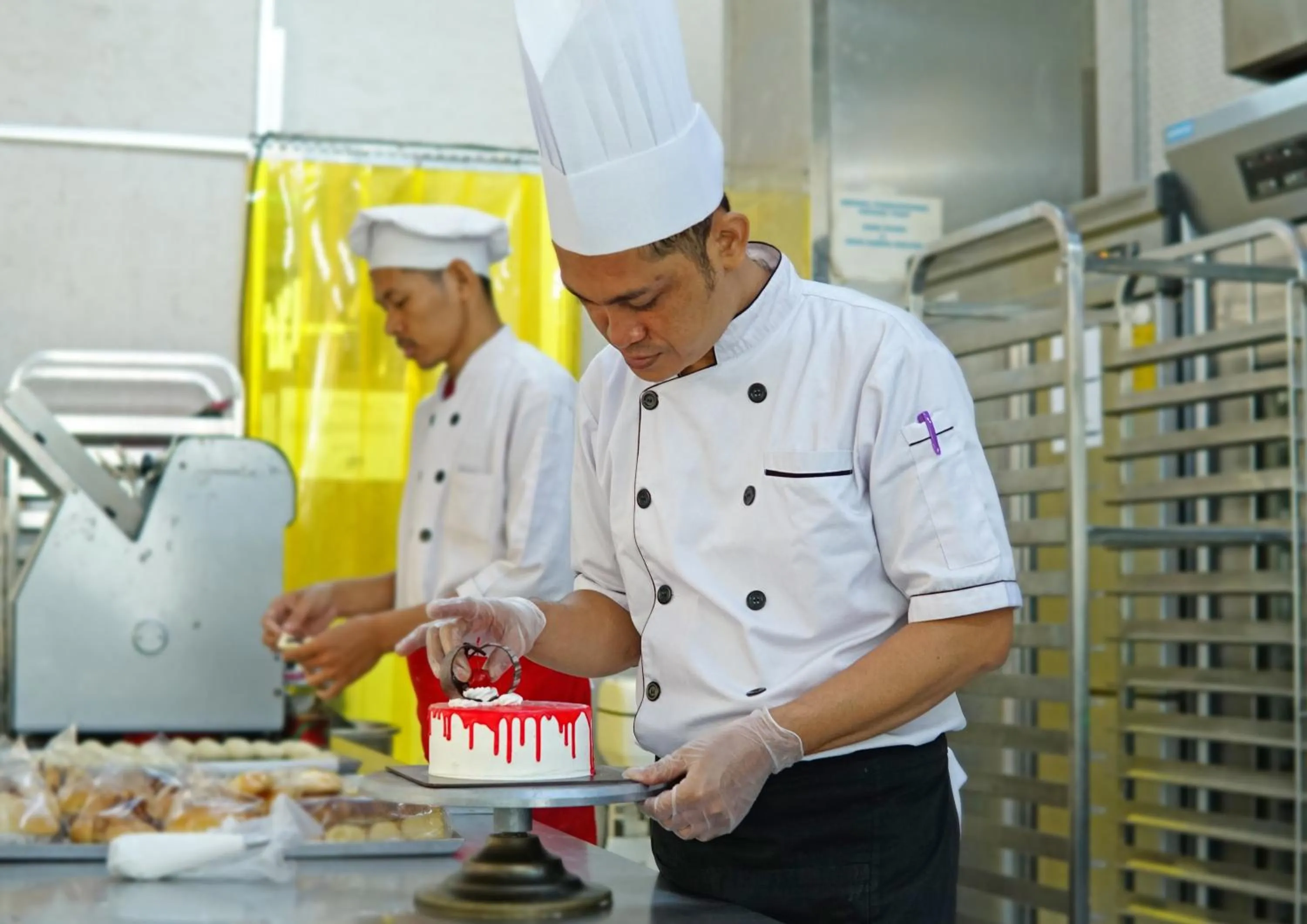 People in World Hotel Jakarta - Bandengan