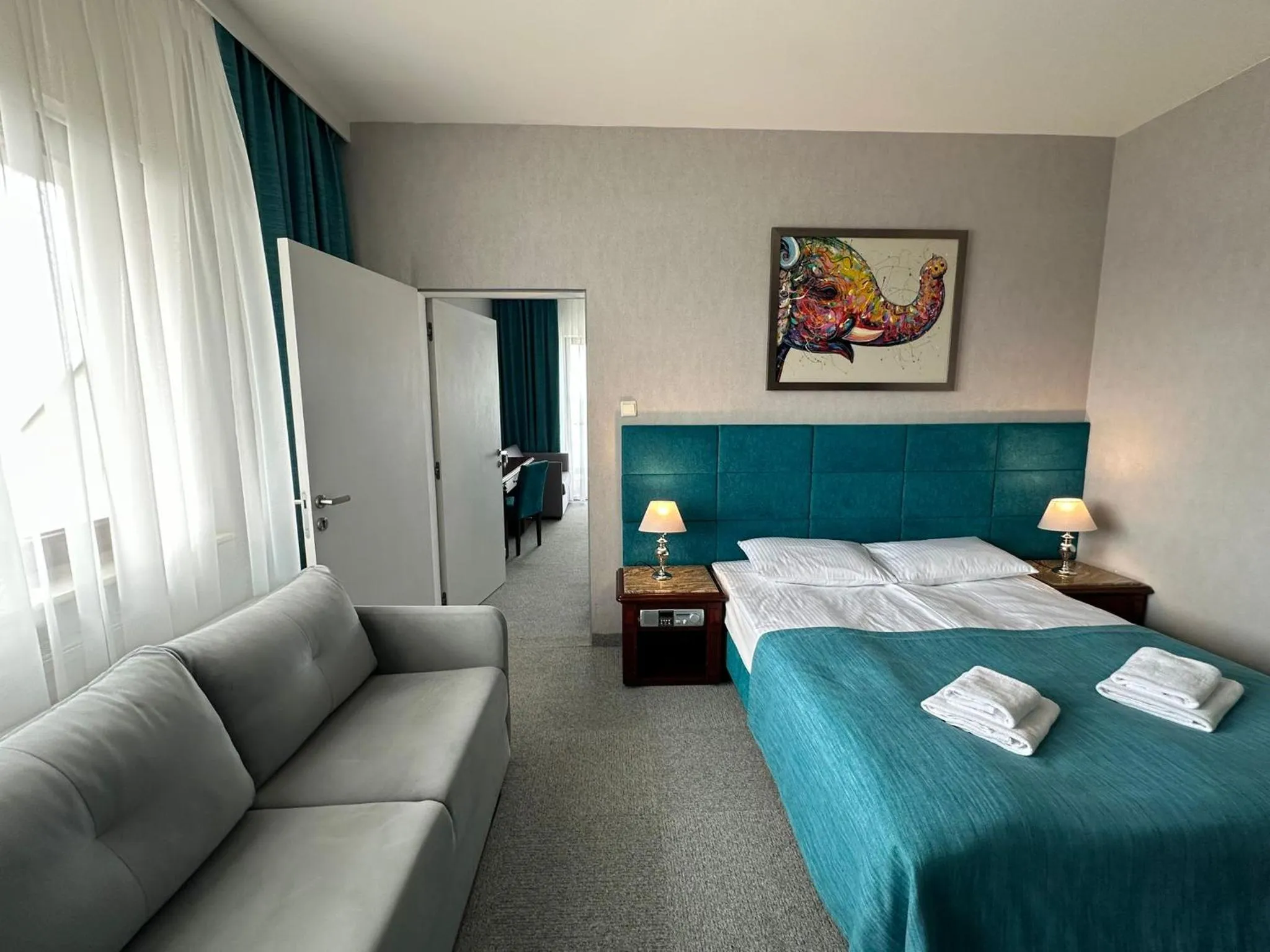 Bed in Arka Medical Spa