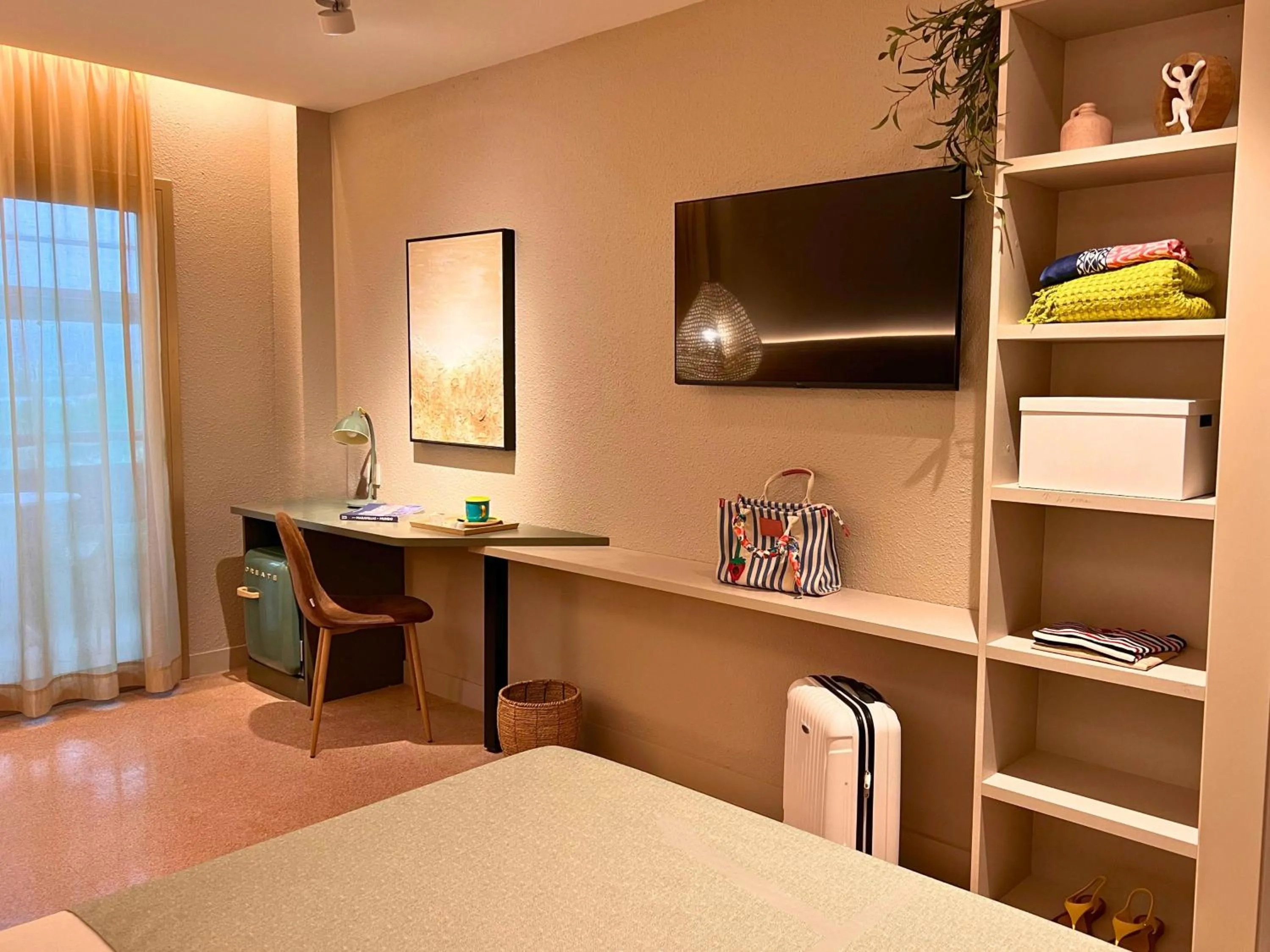 Photo of the whole room, Bed in ALEGRIA El Mar 4 SUP