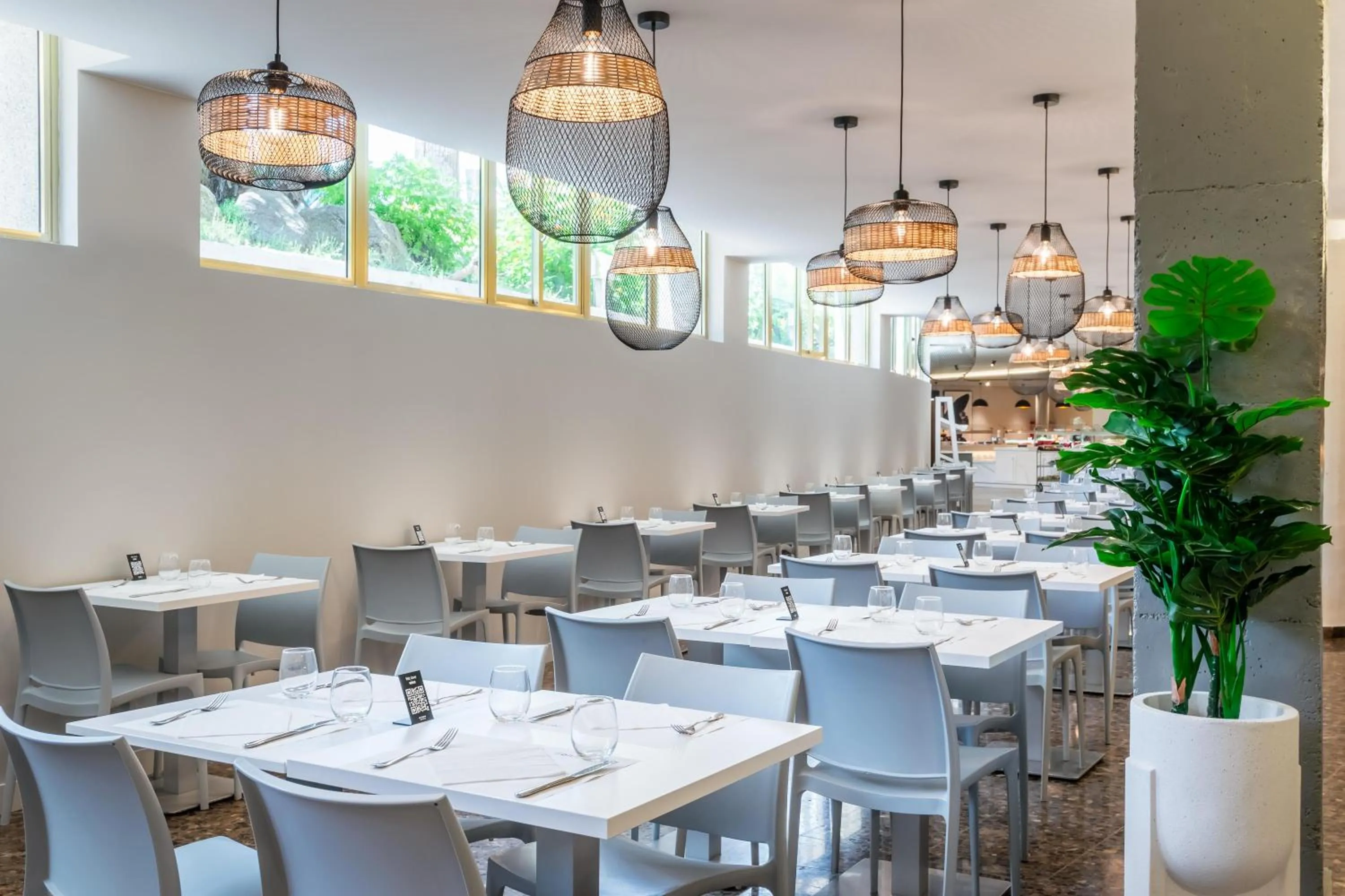 Restaurant/places to eat in ALEGRIA El Mar 4 Sup