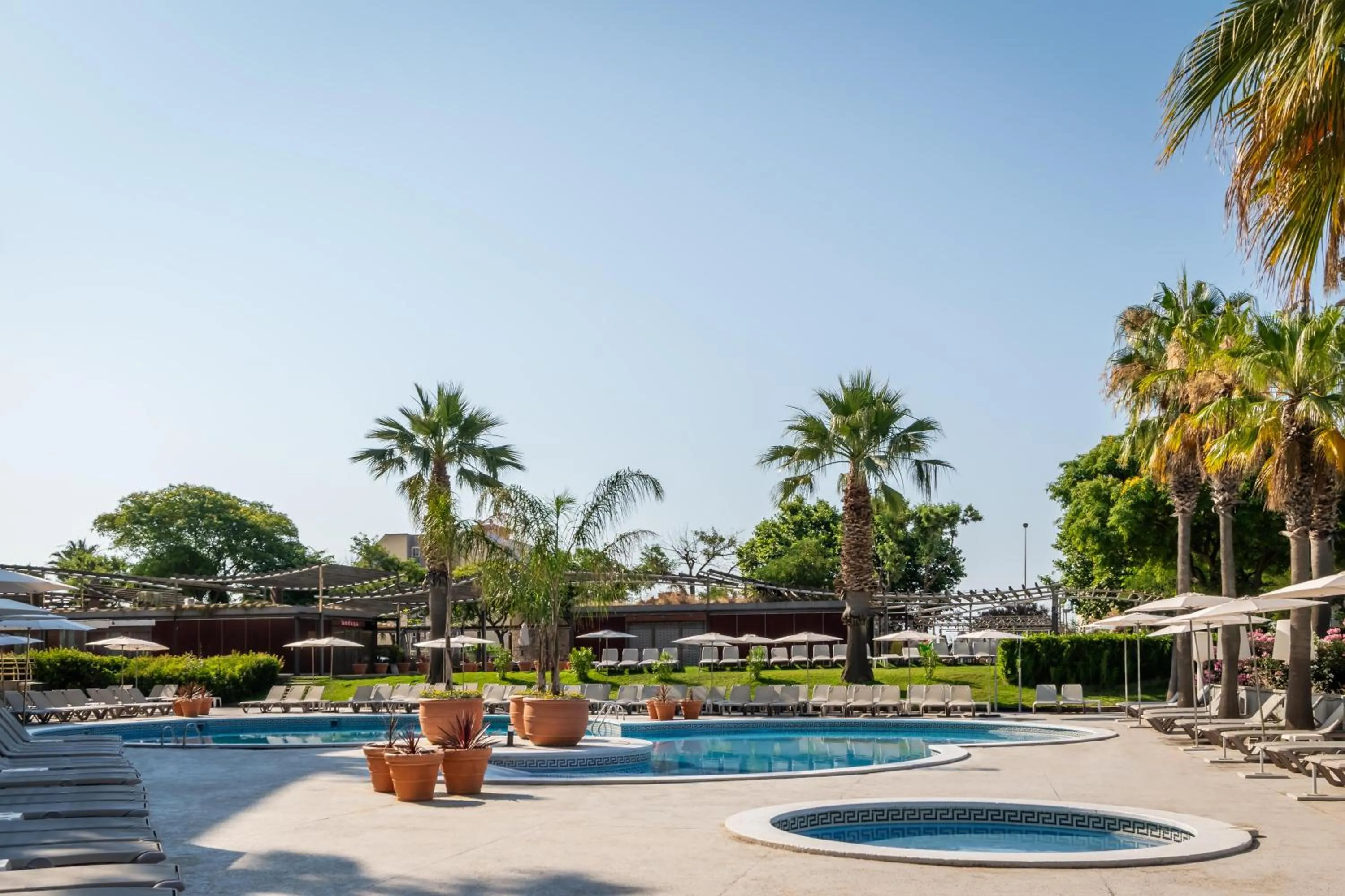 Swimming pool in ALEGRIA El Mar 4 Sup