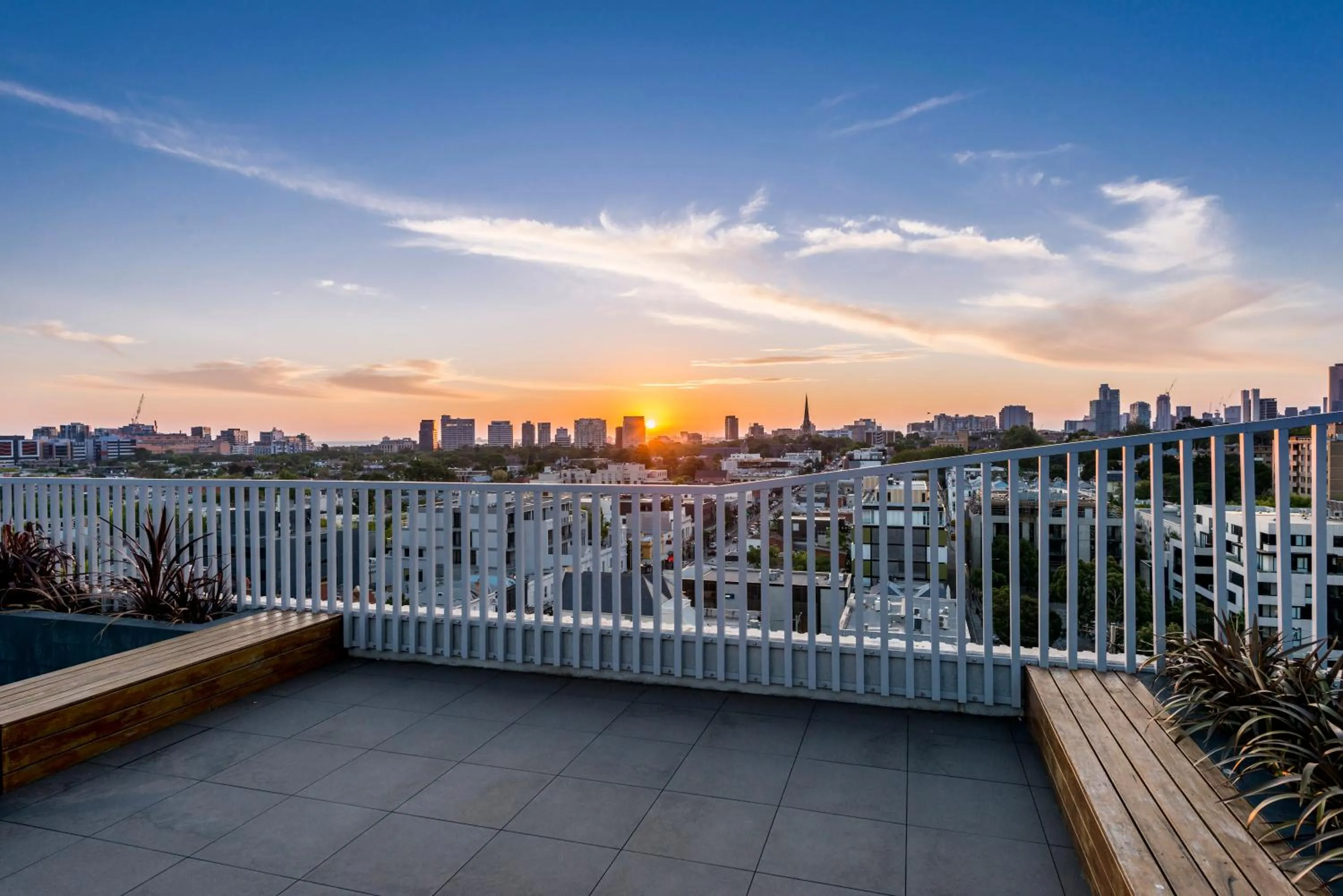 City view in Oaks Melbourne South Yarra Suites