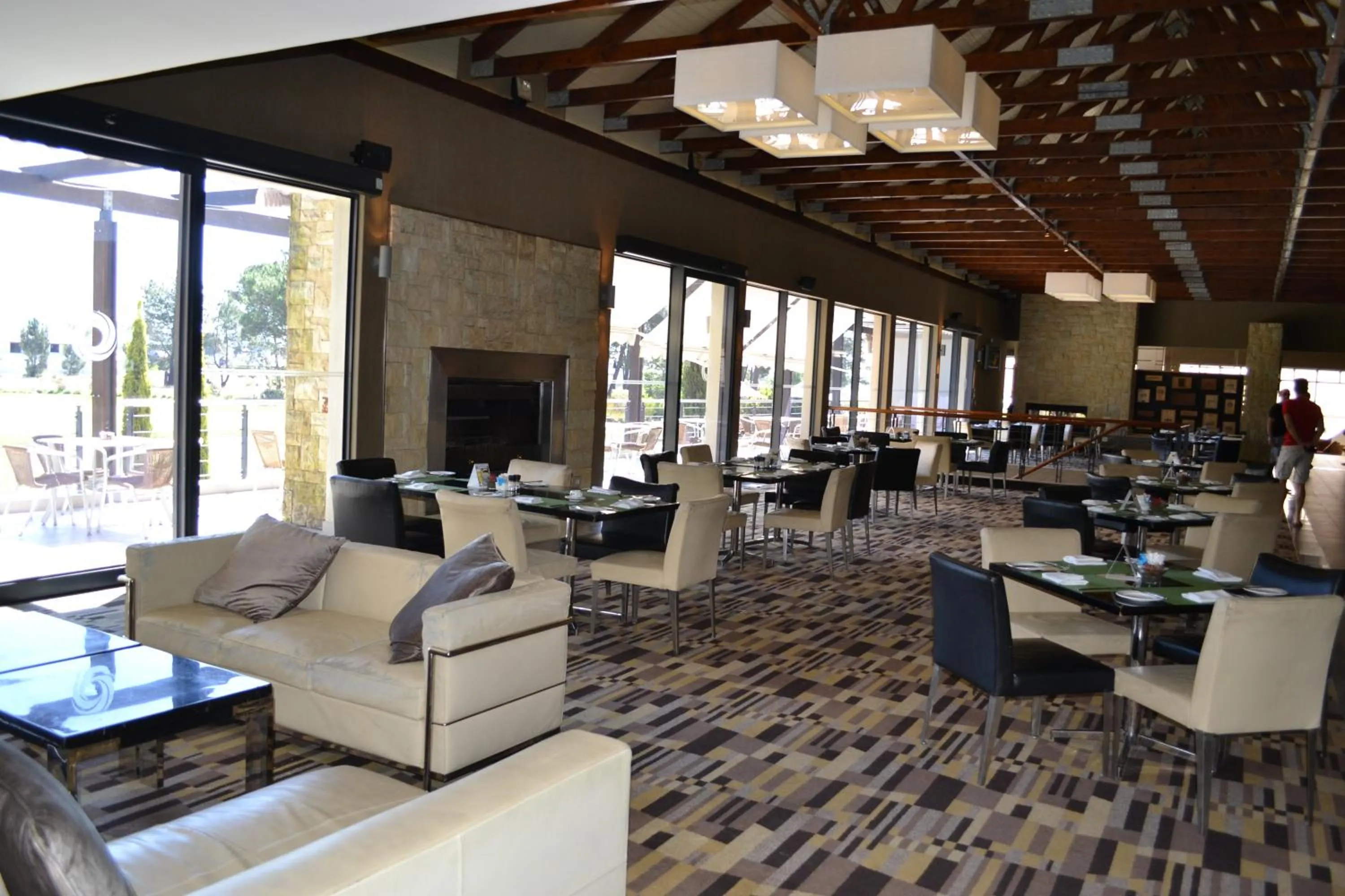 Restaurant/places to eat in Pearl Valley-Golf Safari SA