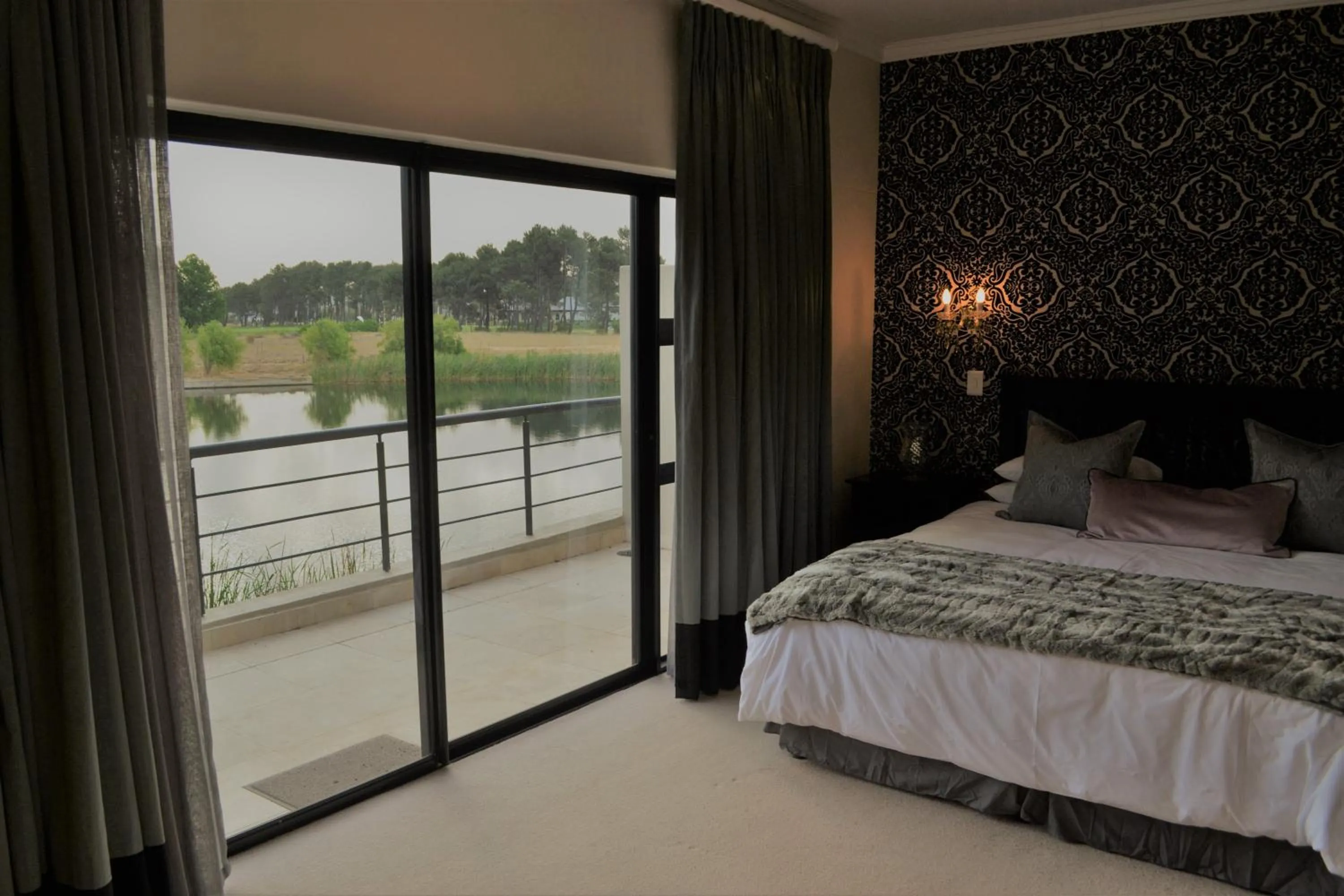 Patio, Bed in Pearl Valley-Golf Safari SA
