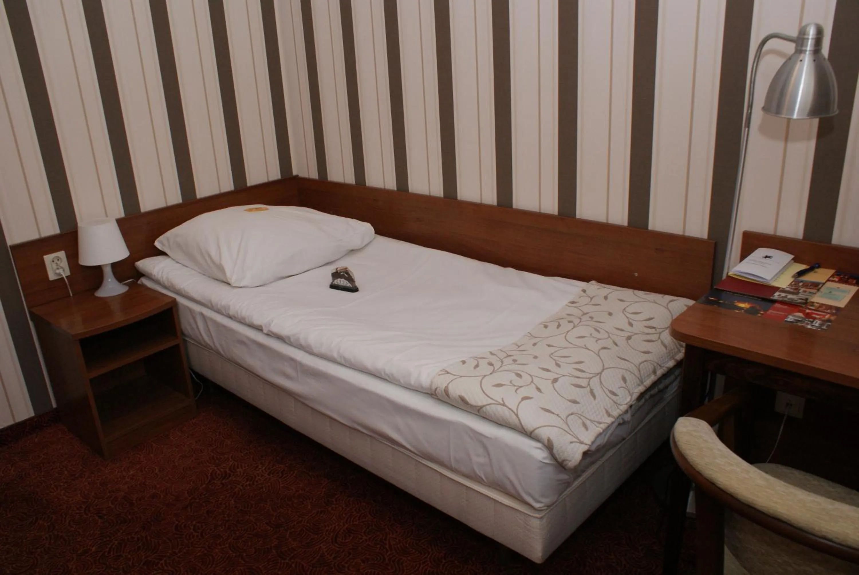 Bed in Grot Hotel