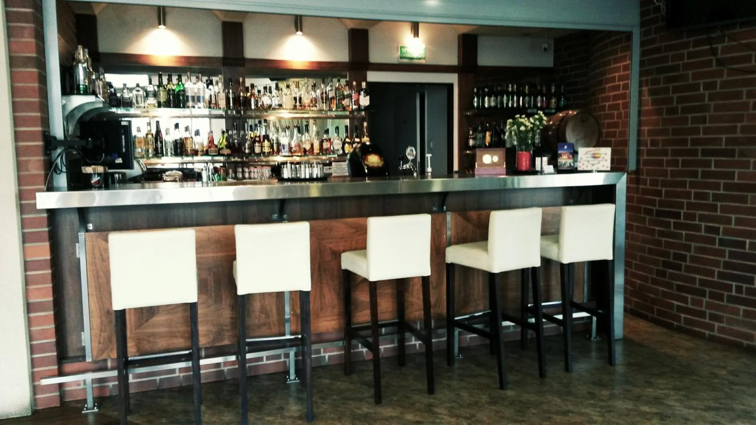 Restaurant/places to eat in Grot Hotel