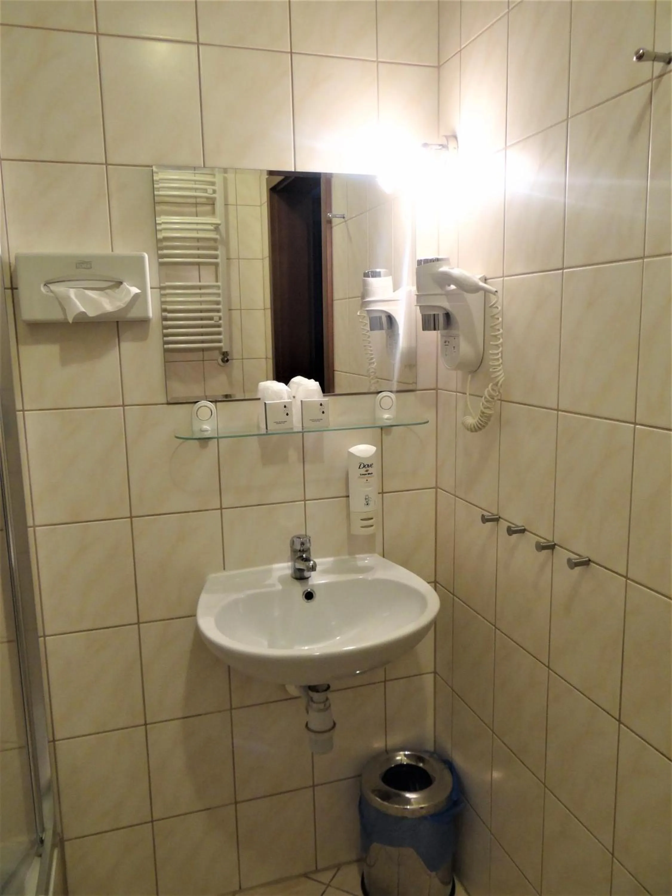 Bathroom in Grot Hotel