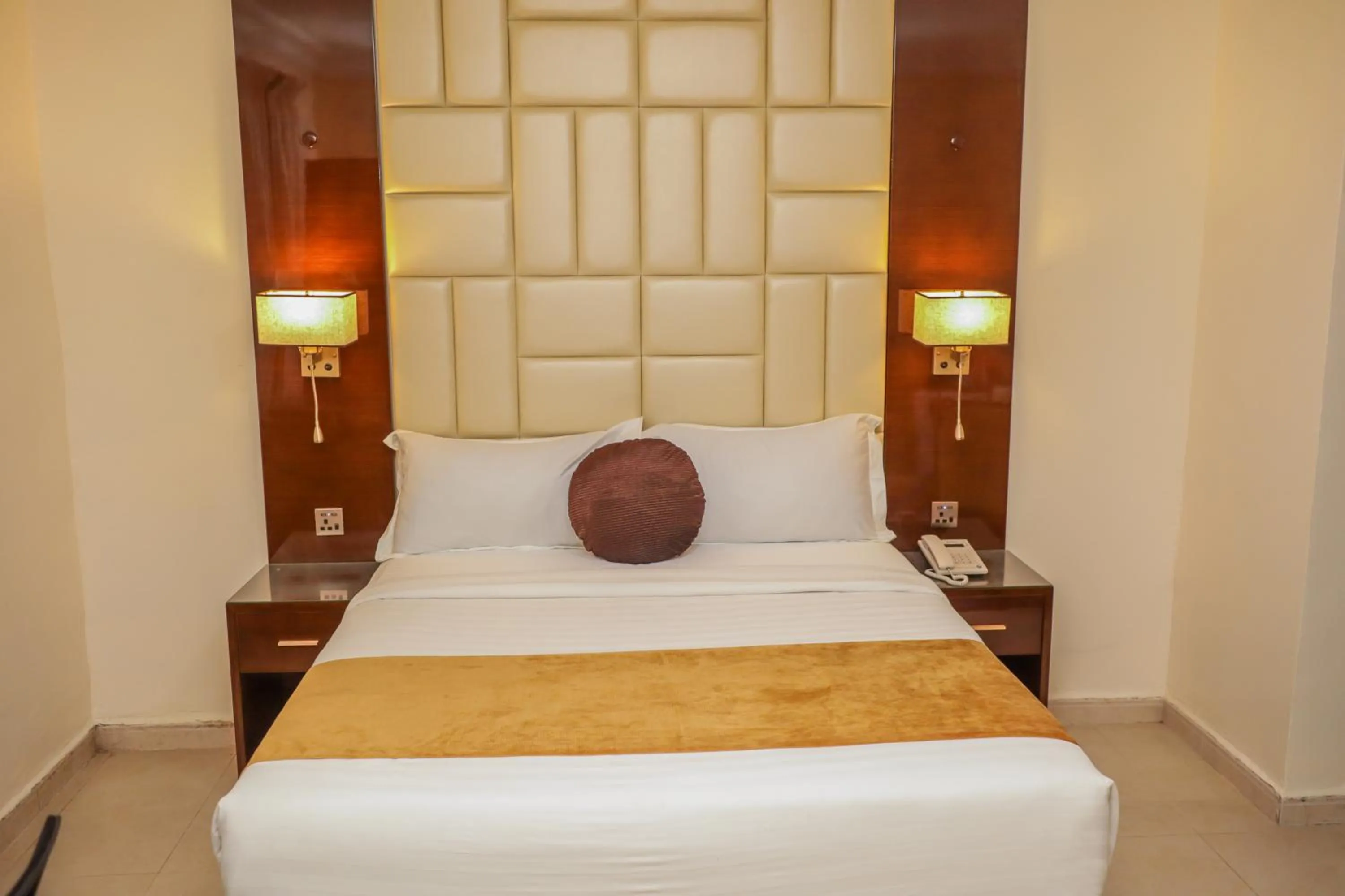 Bedroom, Bed in De Rembrandt Classic Hotel