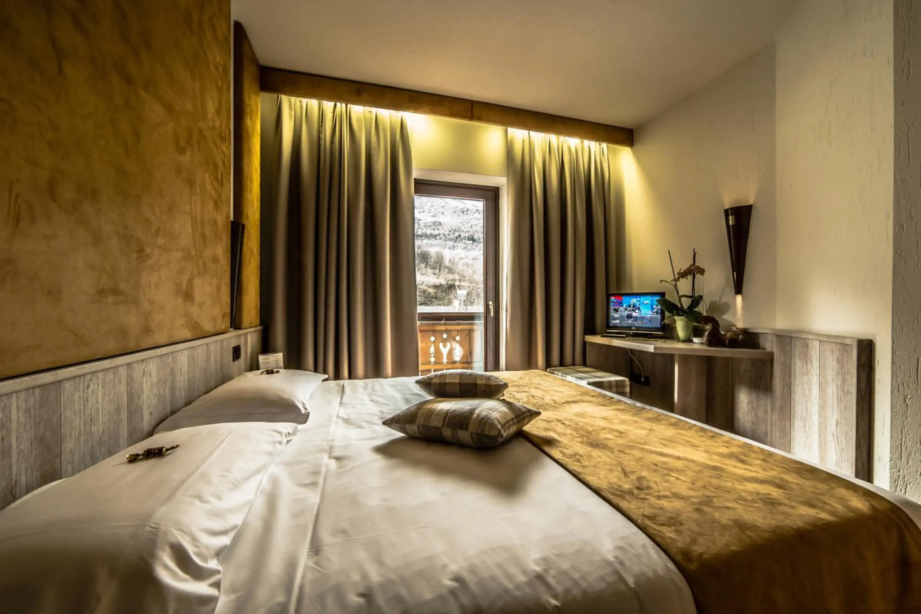 Double Room in Hotel Comtes De Challant Albergo Etico Valle d'Aosta Double Room in Hotel Comtes De Challant Albergo Etico Valle d'Aosta