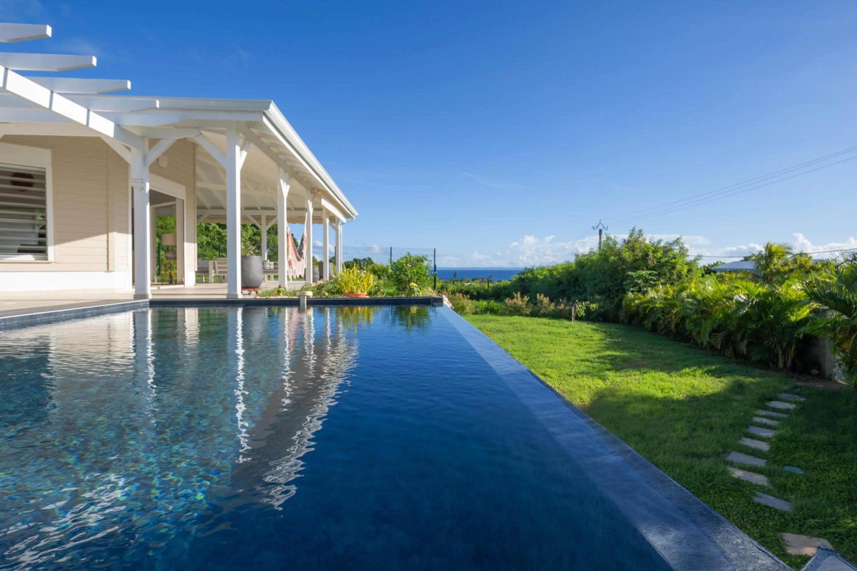JADE - Villa Créole de Standing et de charme ,vue mer , proche des plages & piscine privée haut de gamme