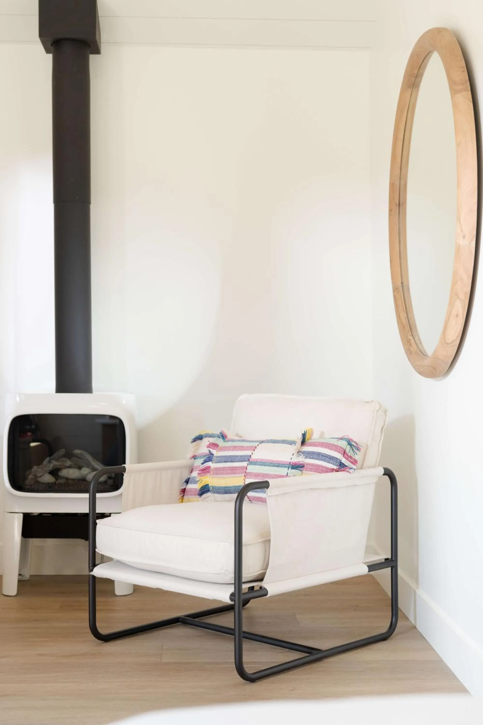 Living room in The Pacific Motel