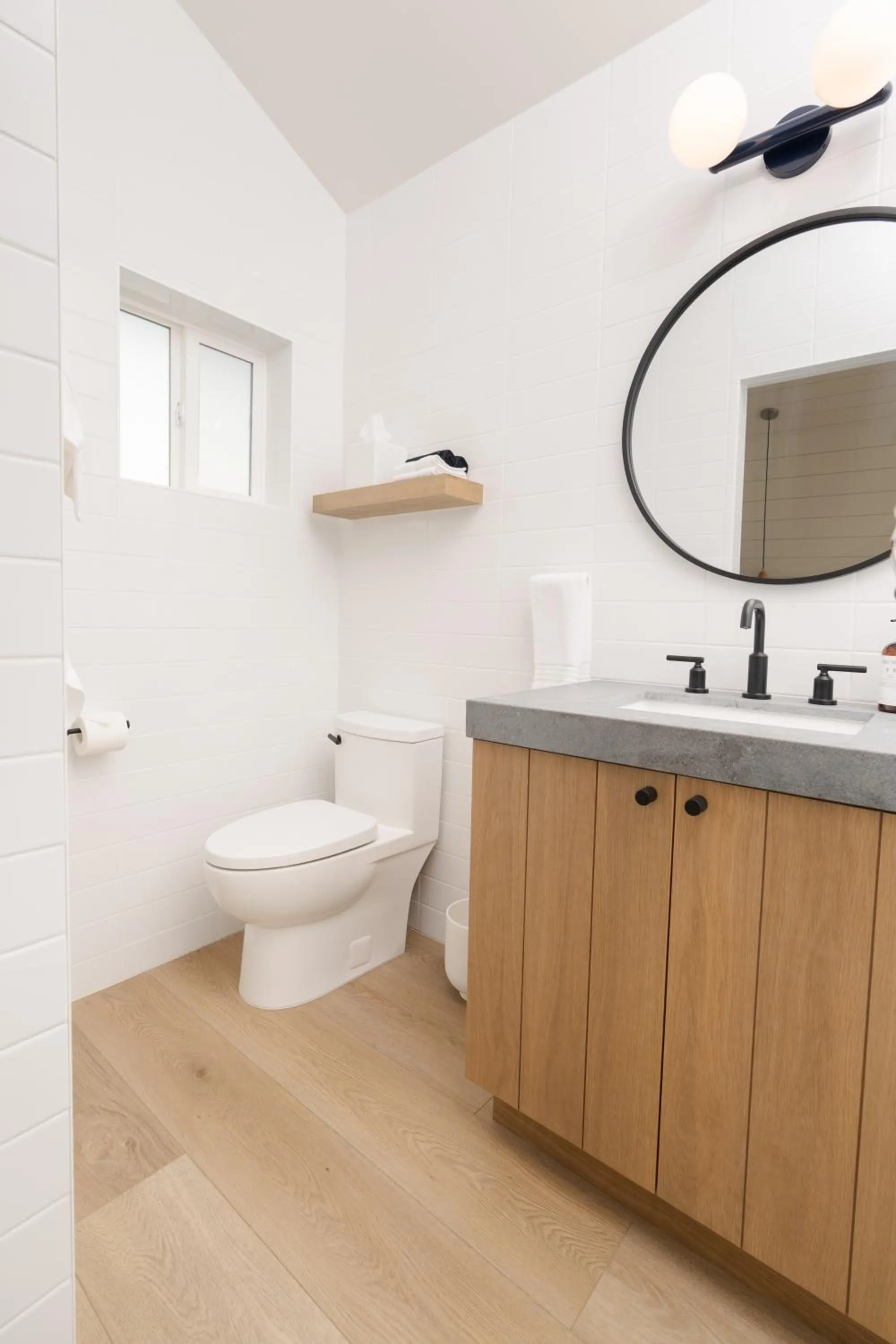 Toilet in The Pacific Motel