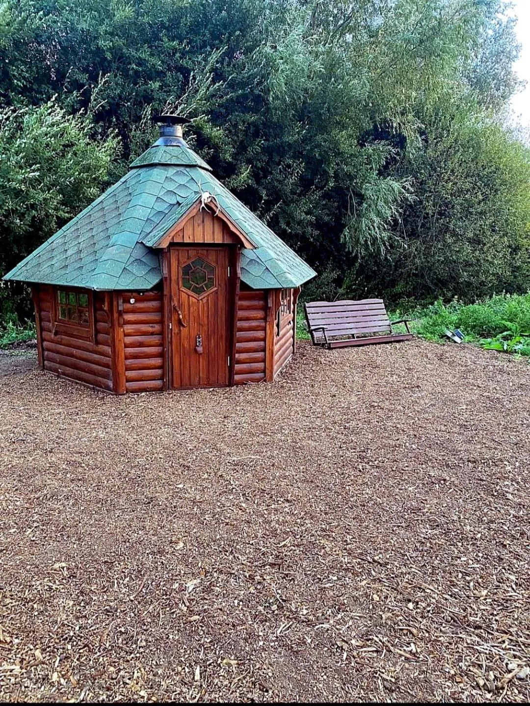 BBQ facilities in Lake View Lodges The Kentwell