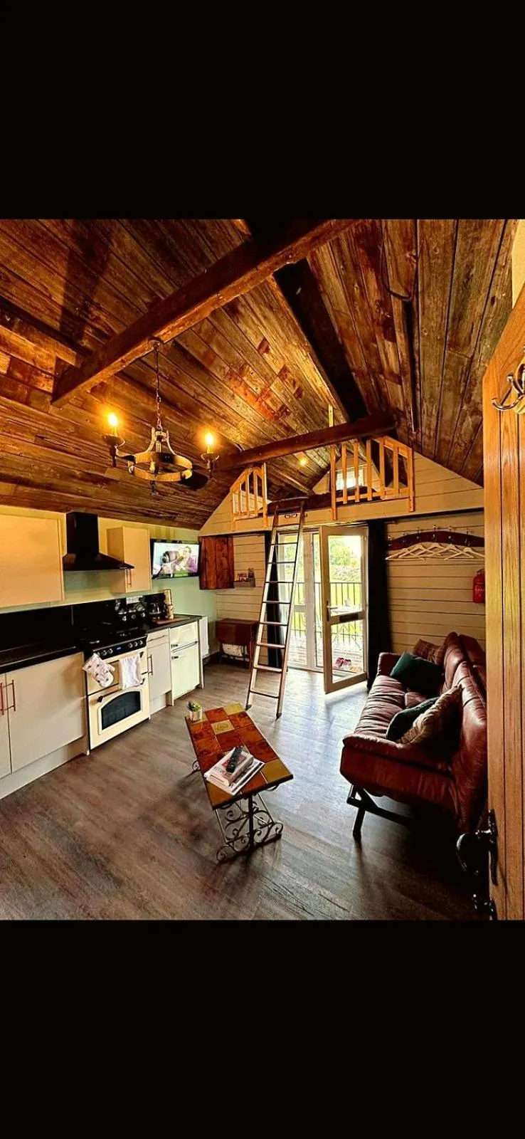 Kitchen or kitchenette in Lake View Lodges The Kentwell