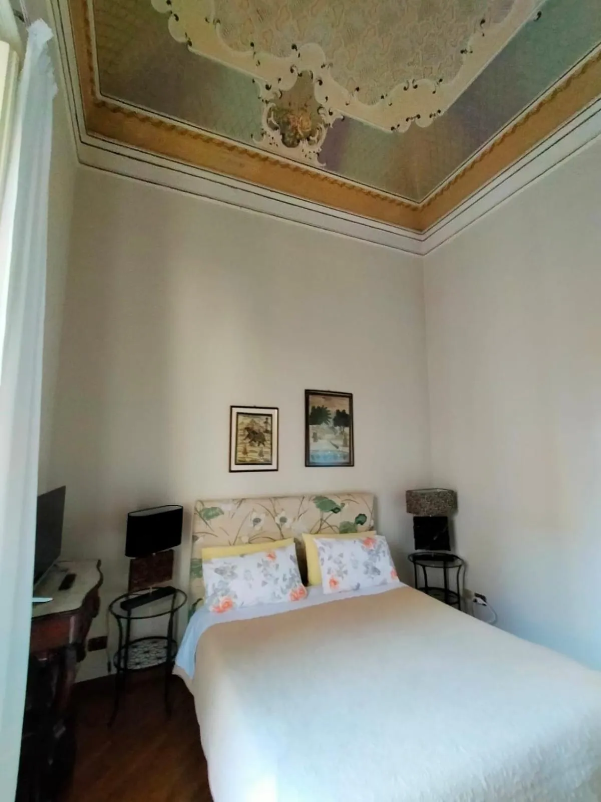 Bed in Crociferi B&B