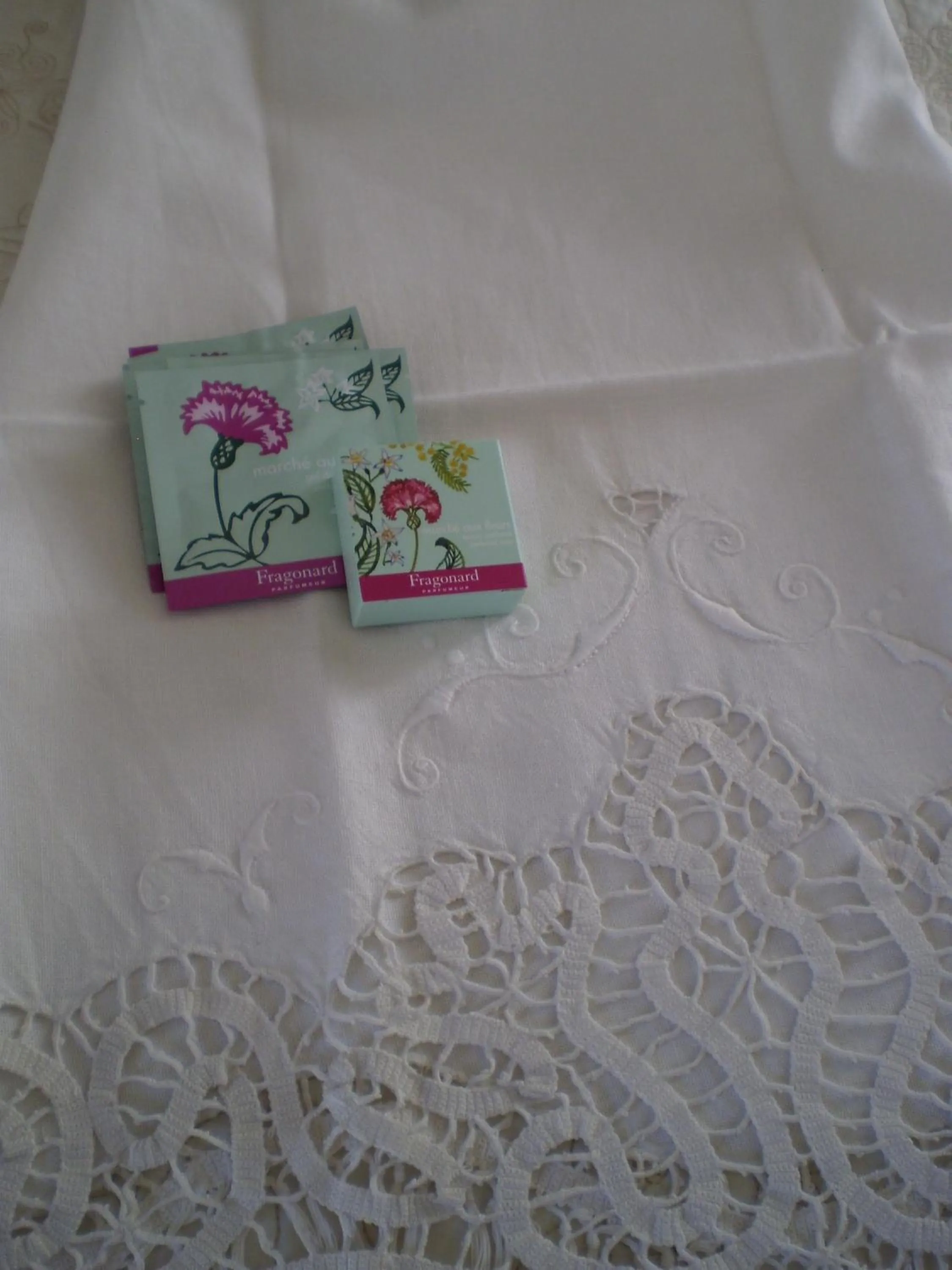 Decorative detail, Bed in Crociferi B&B