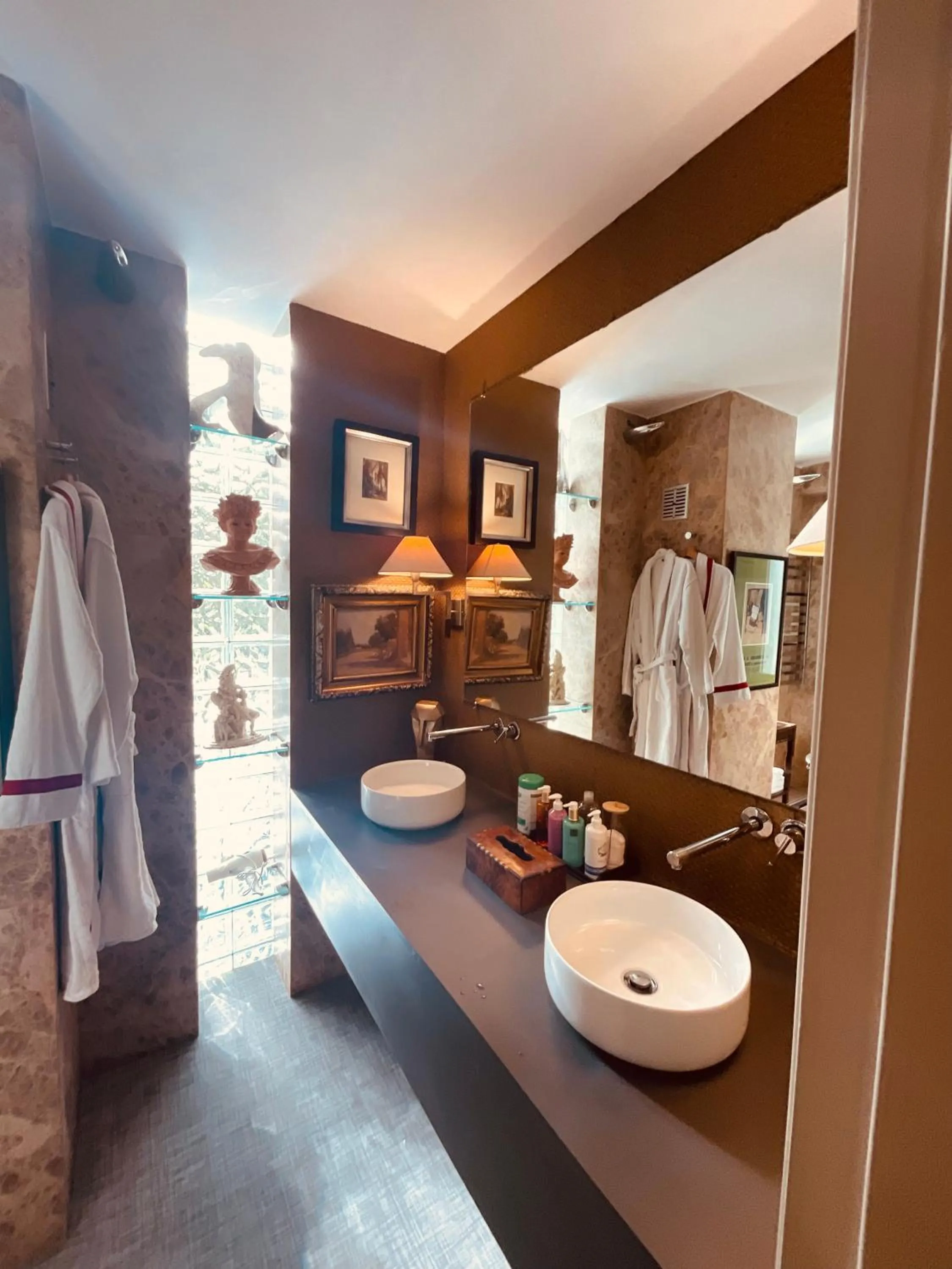 Bathroom in Marbella Boutique Art suites