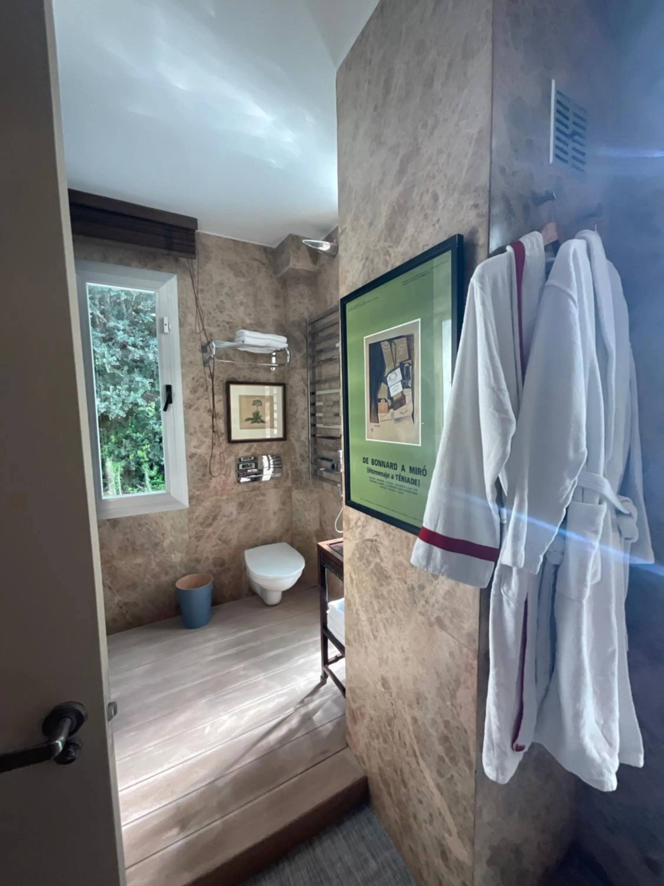 Bathroom in Marbella Boutique Art suites