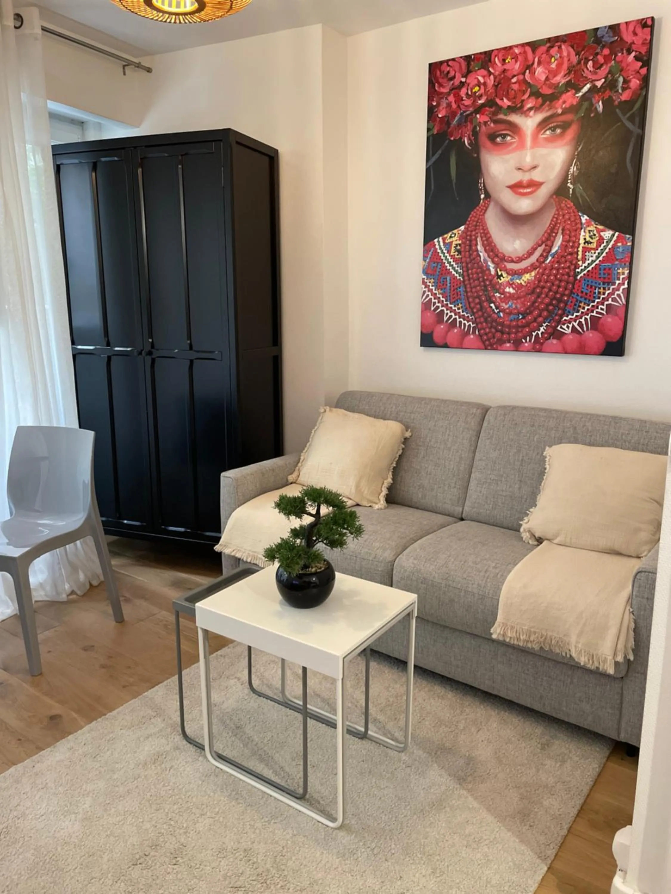 One-Bedroom Apartment in Paris 16 Victor Hugo superbe studio
