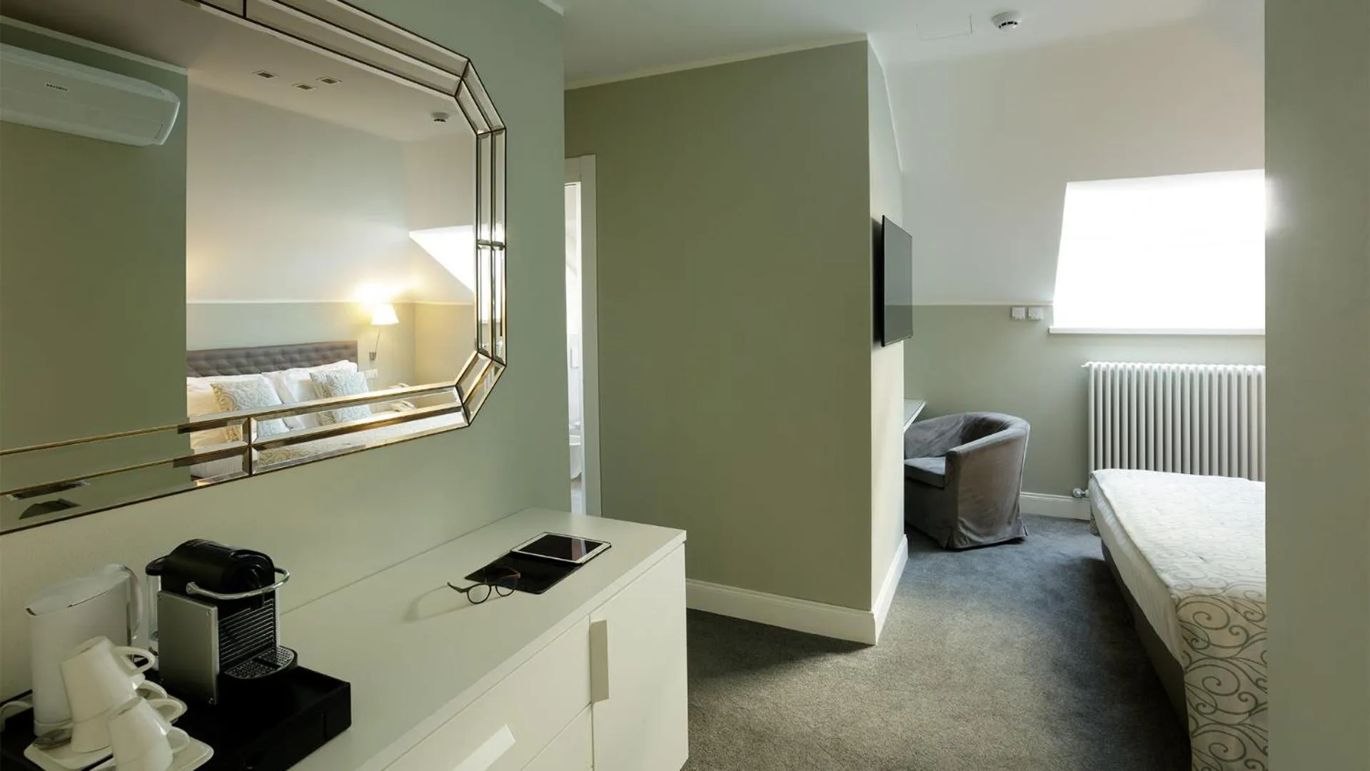 Photo of the whole room in Camin Hotel Luino